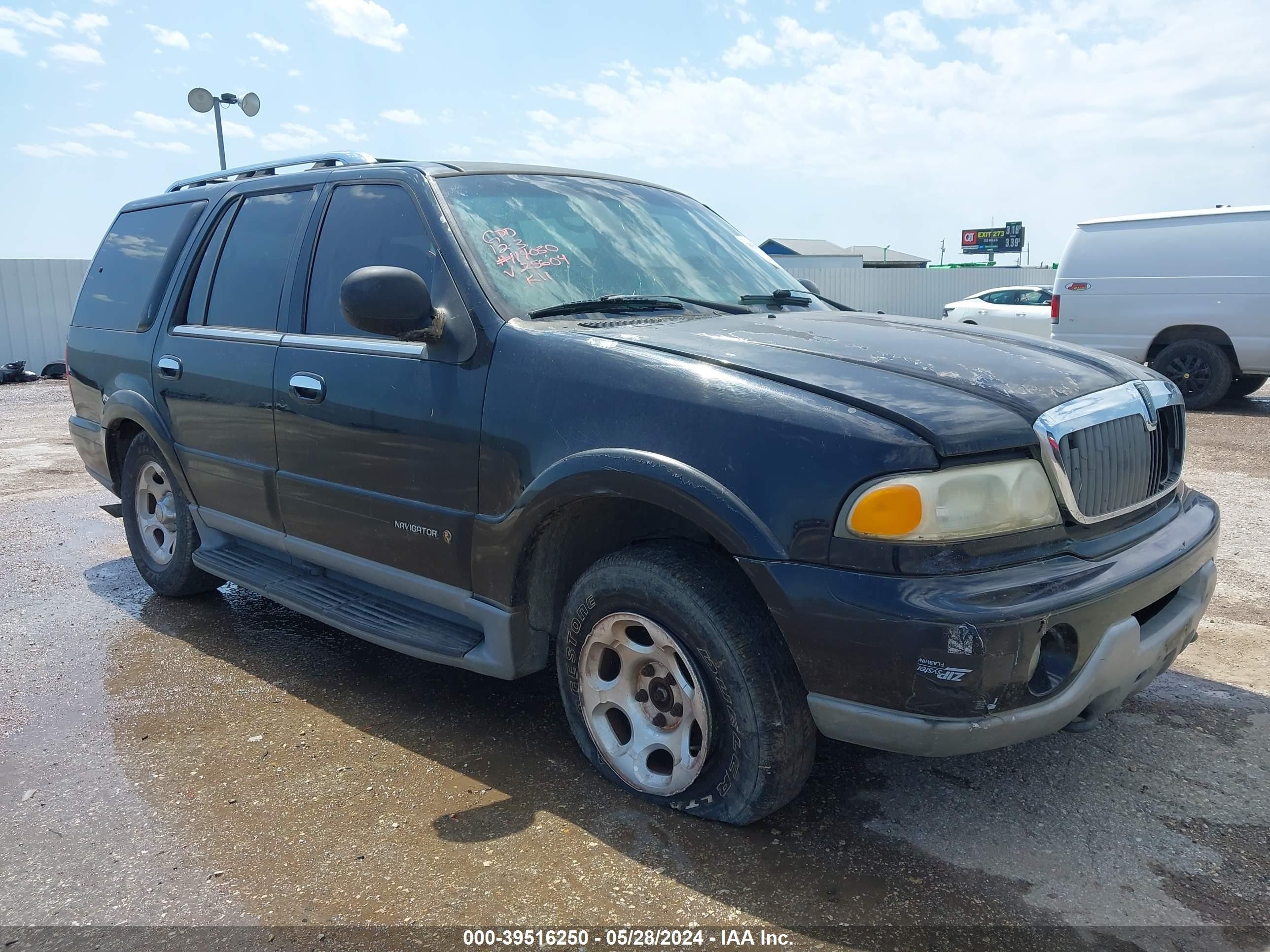 LINCOLN NAVIGATOR 2001 5lmfu28r01lj25604