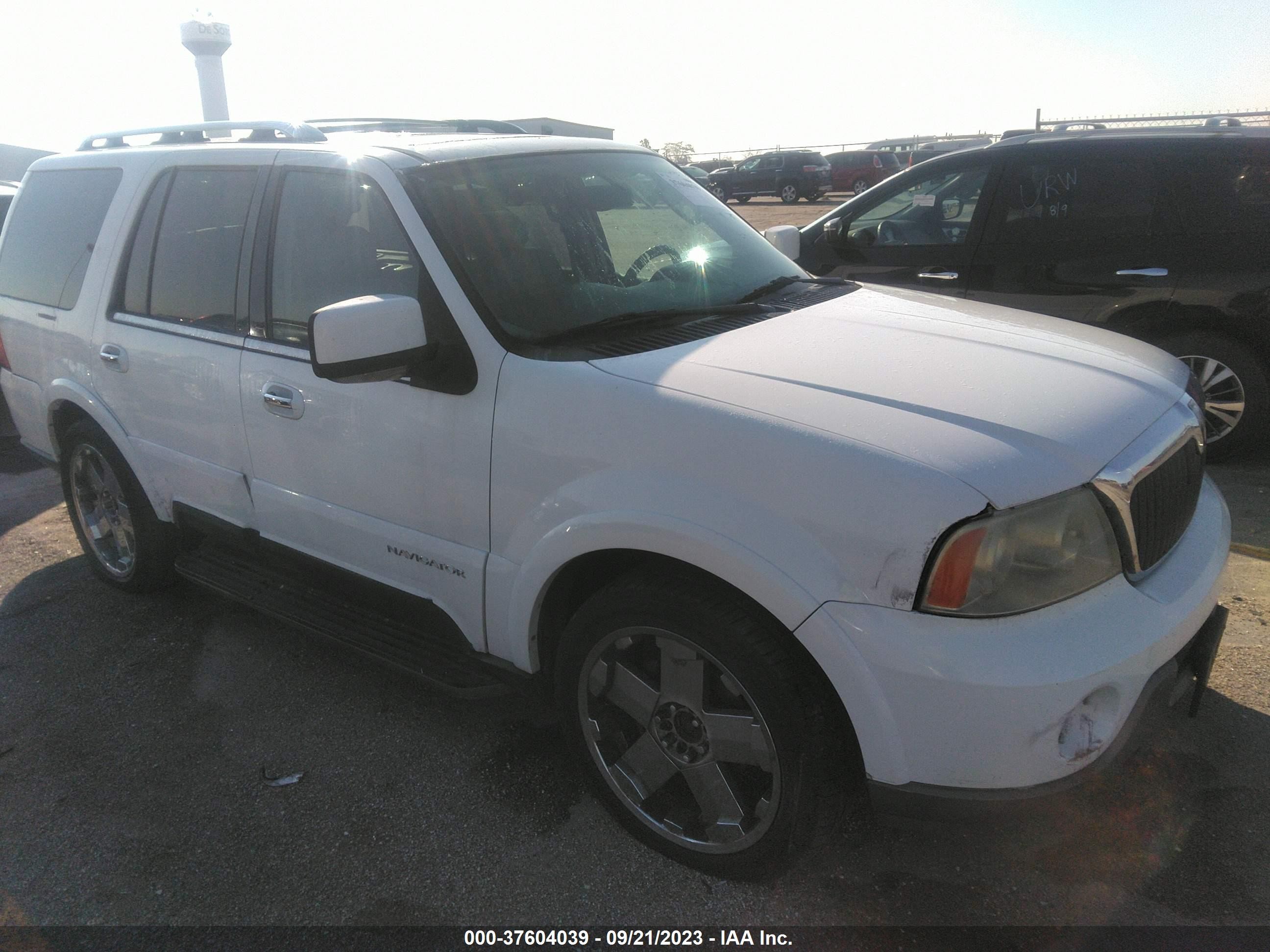 LINCOLN NAVIGATOR 2004 5lmfu28r24lj22630