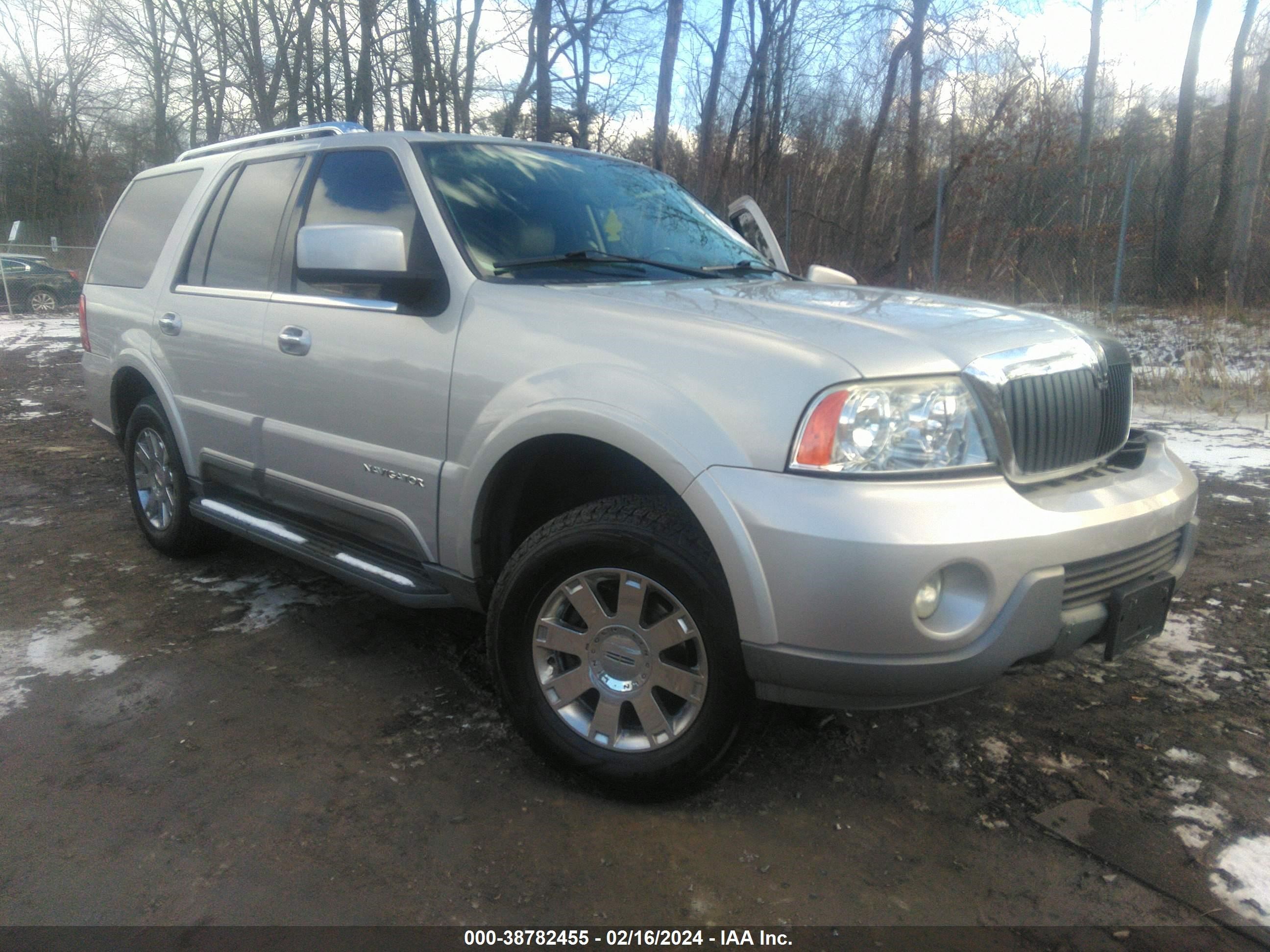 LINCOLN NAVIGATOR 2003 5lmfu28r83lj39964