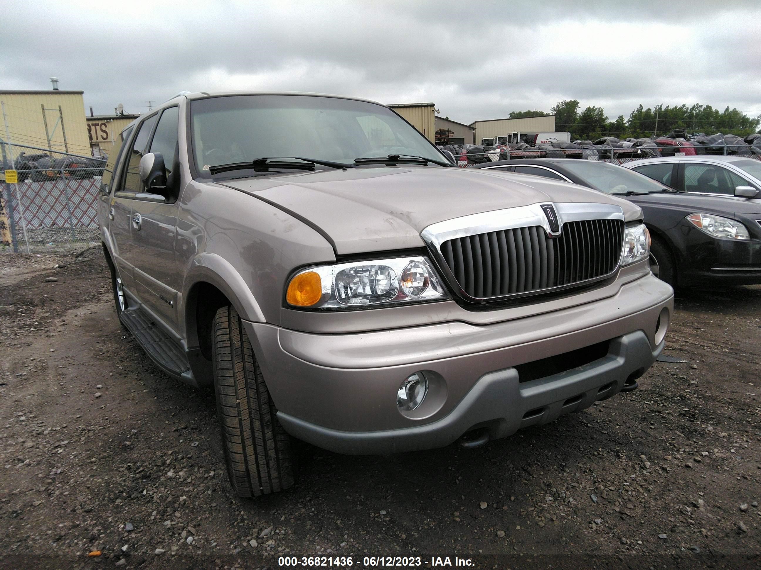 LINCOLN NAVIGATOR 2002 5lmfu28r92lj05904