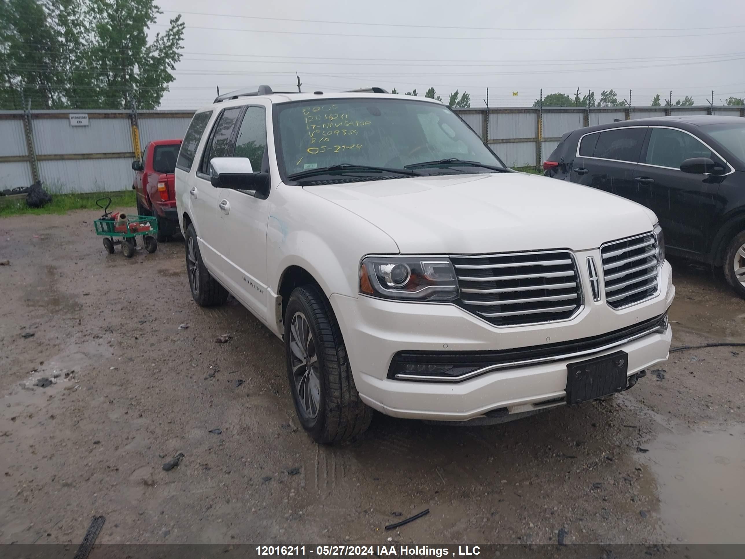 LINCOLN NAVIGATOR 2017 5lmjj2jt4hel09354