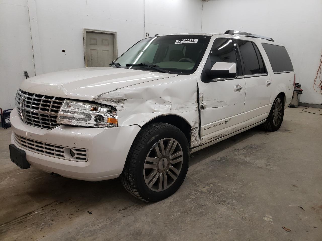 LINCOLN NAVIGATOR 2011 5lmjj3j57bej08515