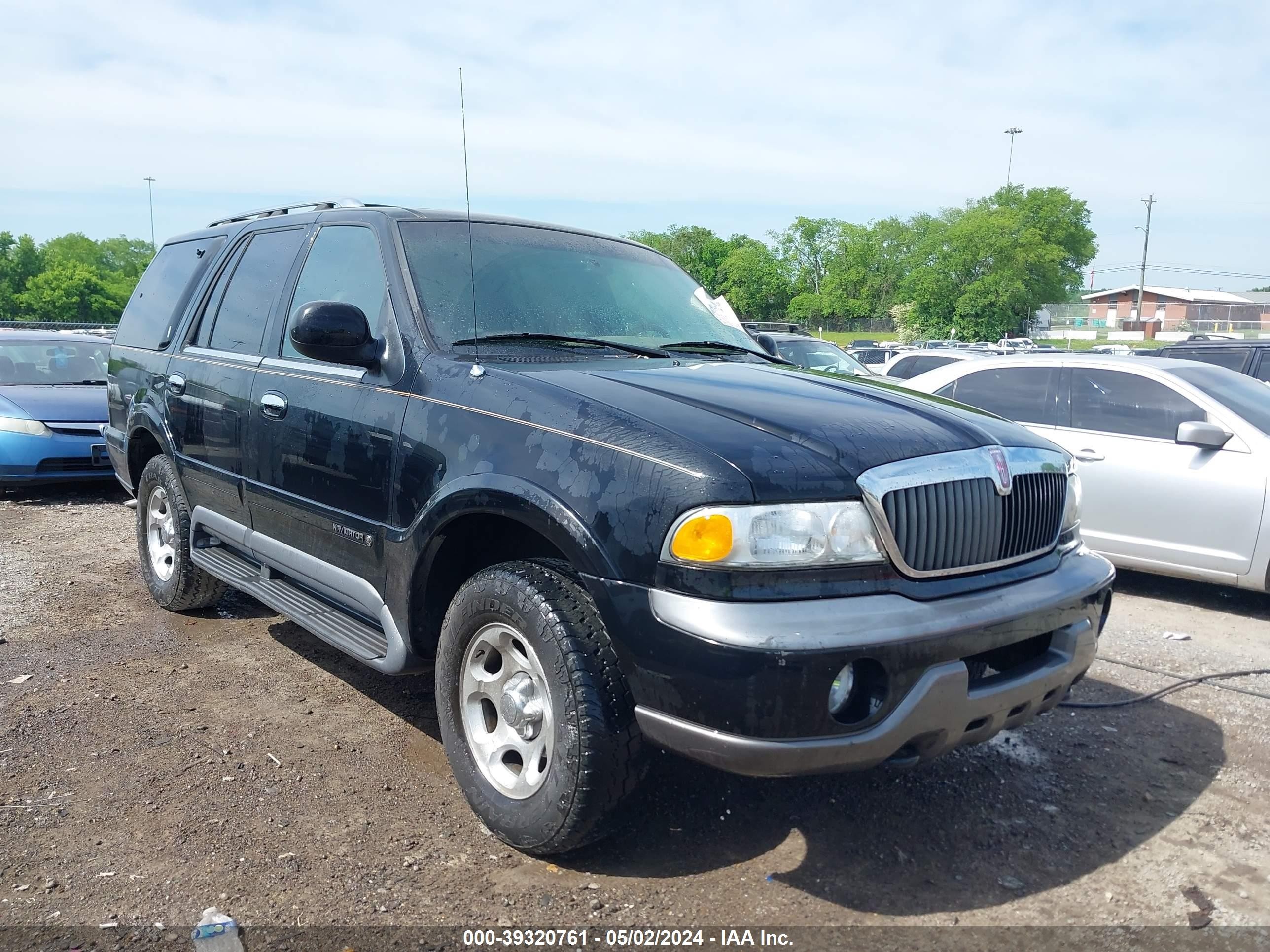 LINCOLN NAVIGATOR 1999 5lmpu28a2xlj22999