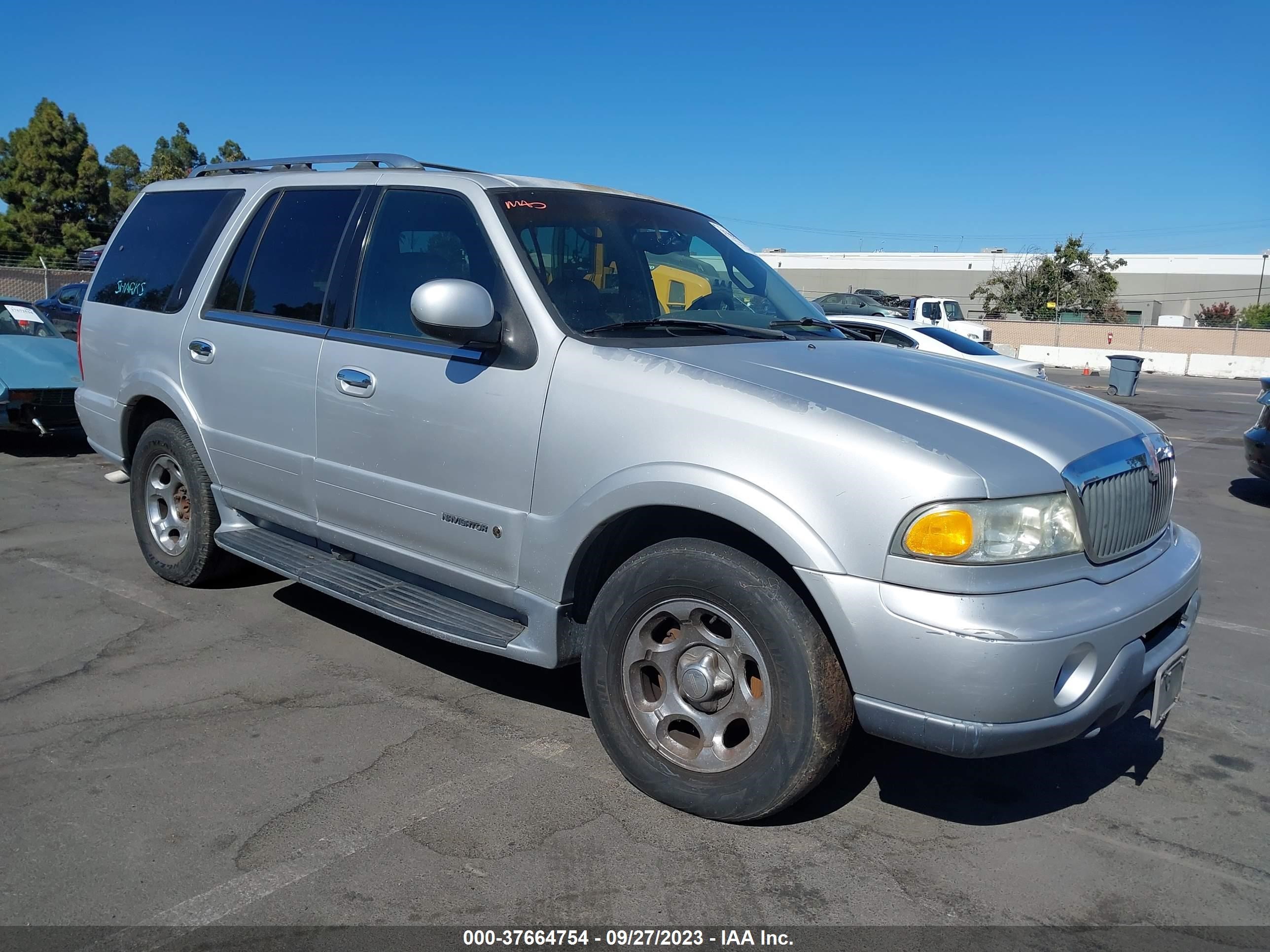 LINCOLN NAVIGATOR 2000 5lmpu28a5ylj16227