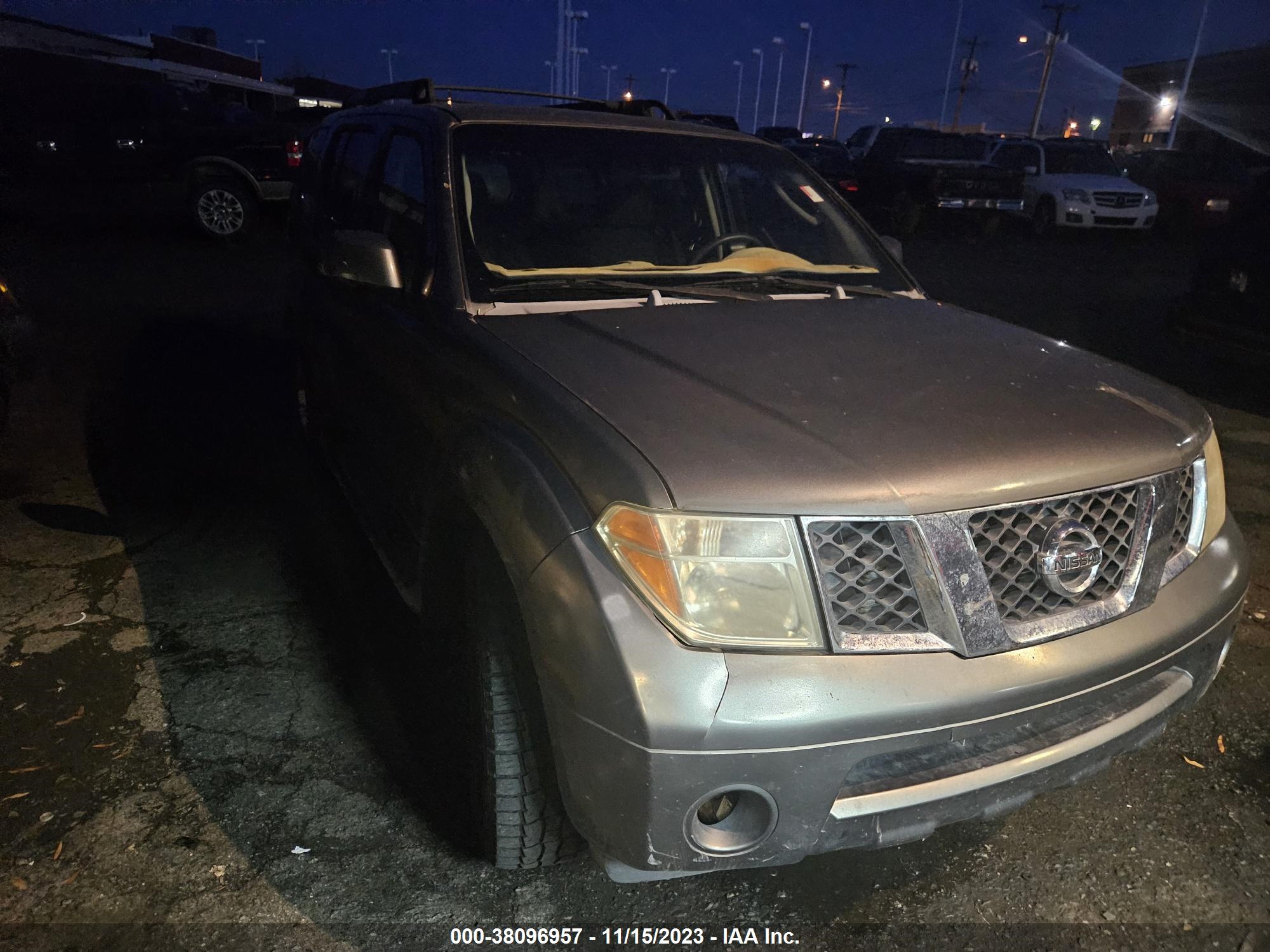 NISSAN PATHFINDER 2006 5n1ar18u36c612851