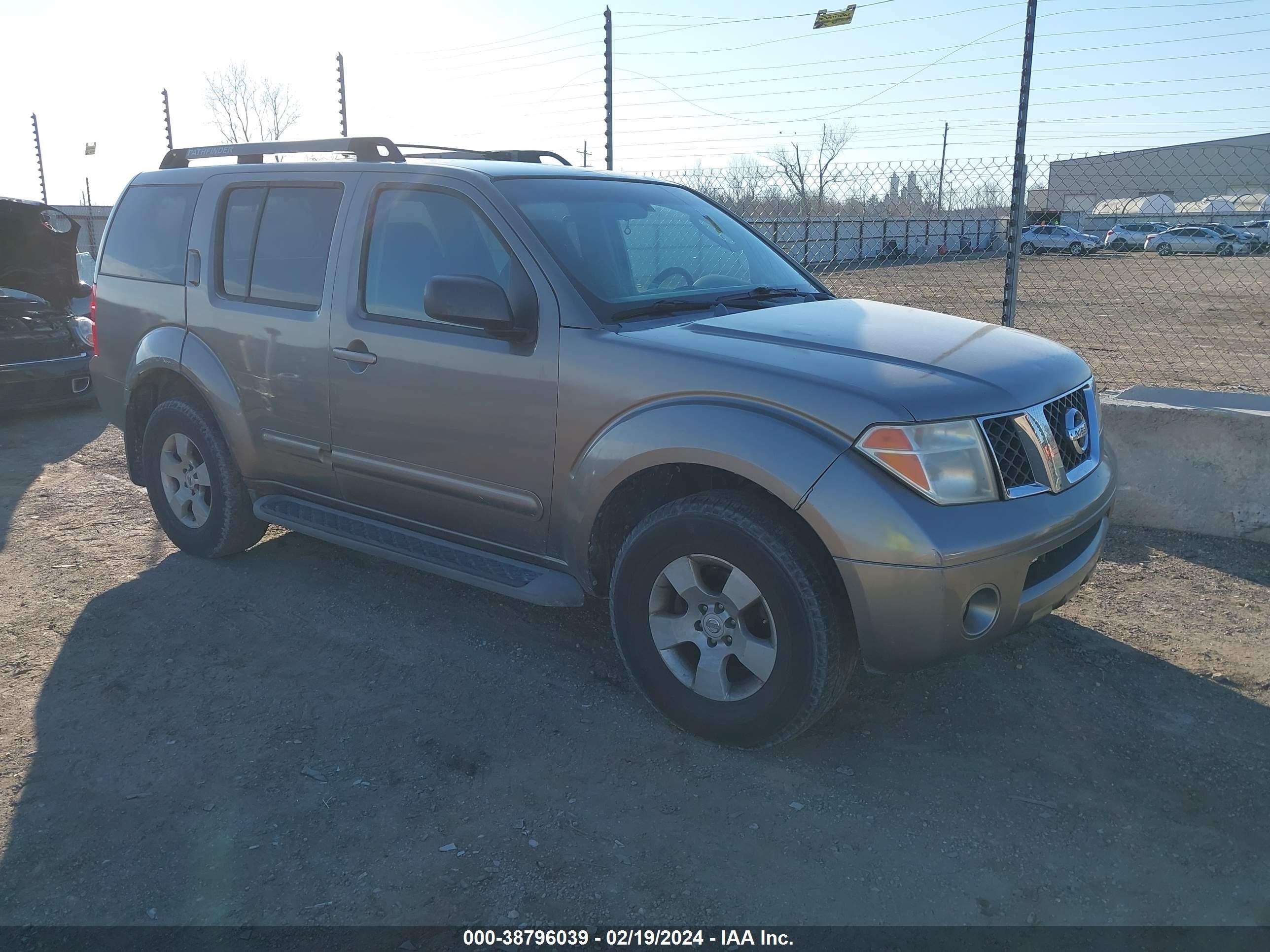 NISSAN PATHFINDER 2005 5n1ar18w75c771954