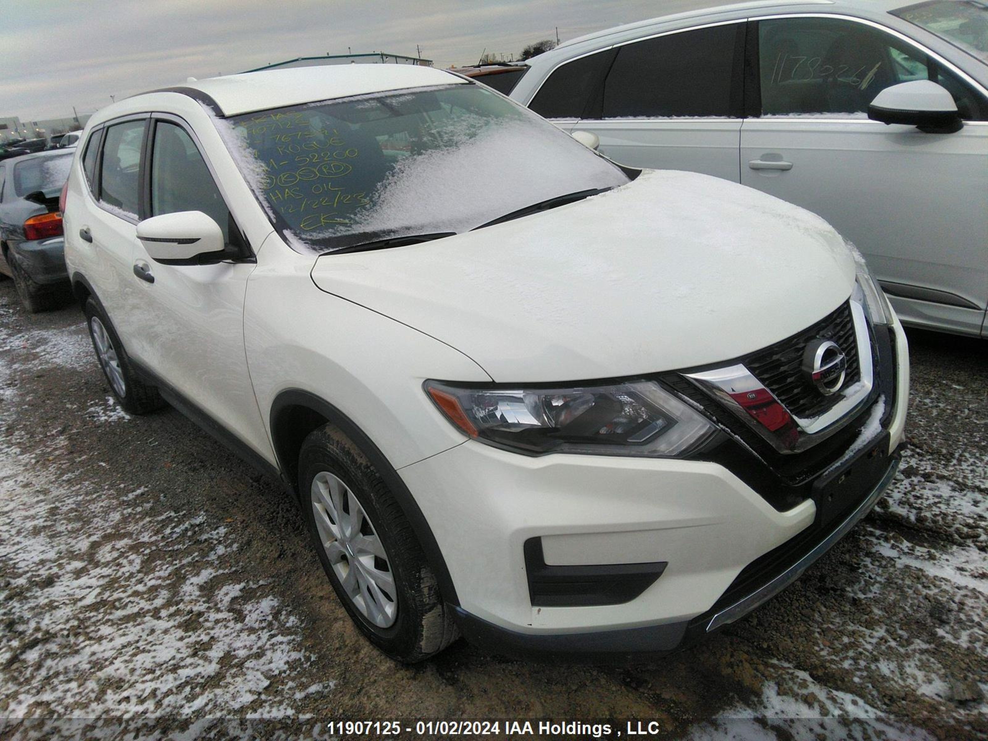 NISSAN ROGUE 2017 5n1at2mt0hc767591