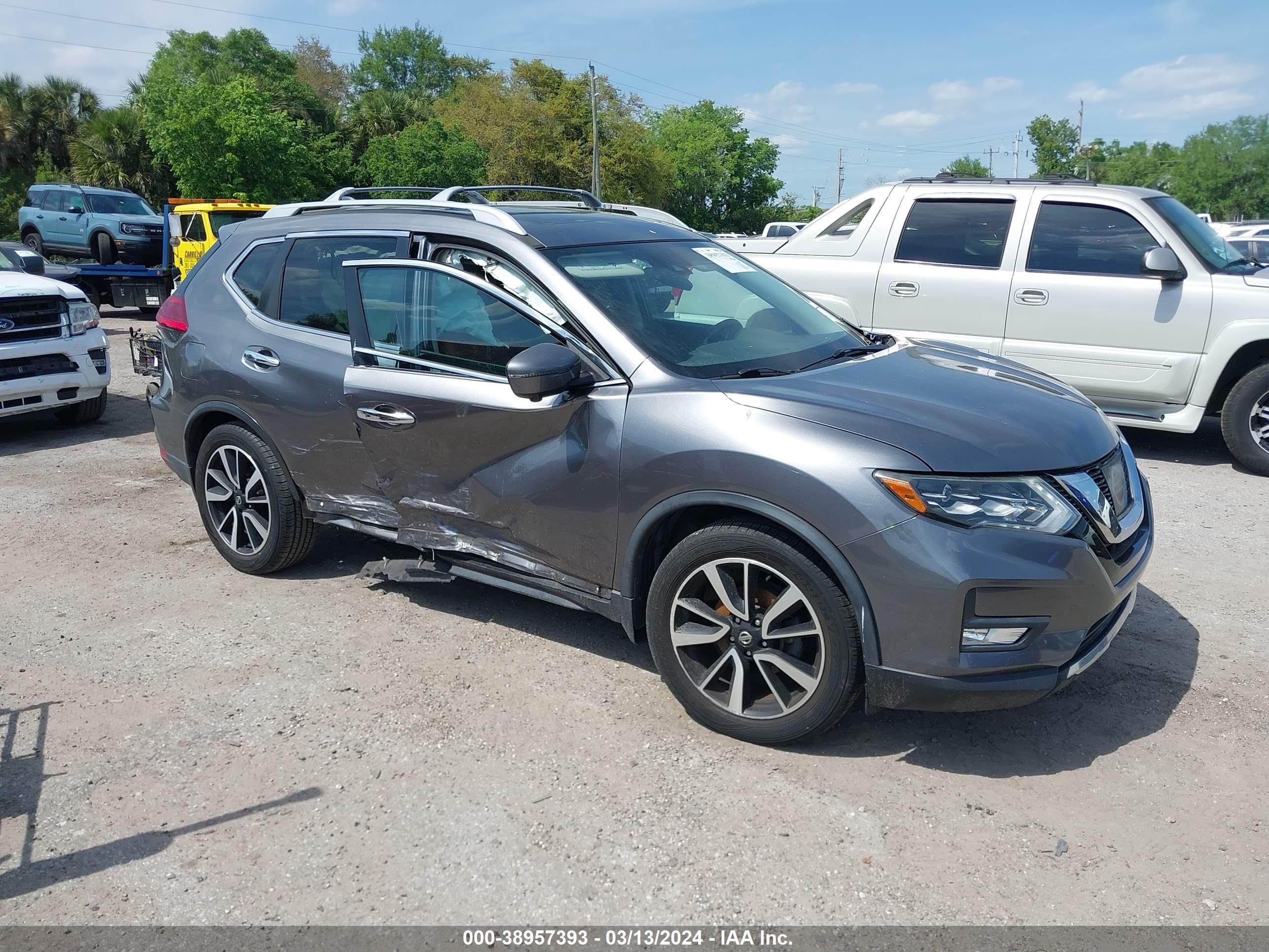 NISSAN ROGUE 2017 5n1at2mt0hc813243