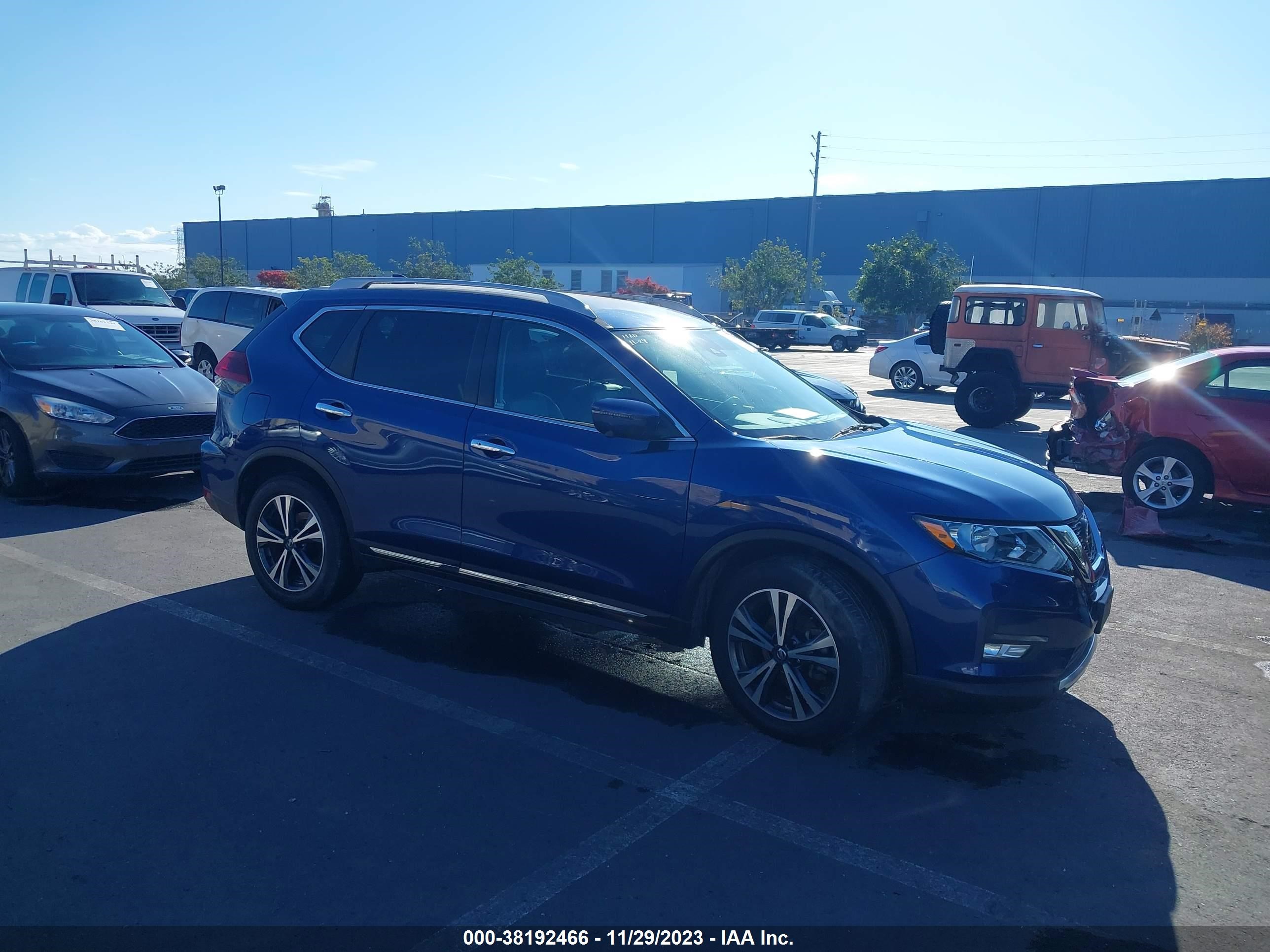 NISSAN ROGUE 2018 5n1at2mt0jc741160