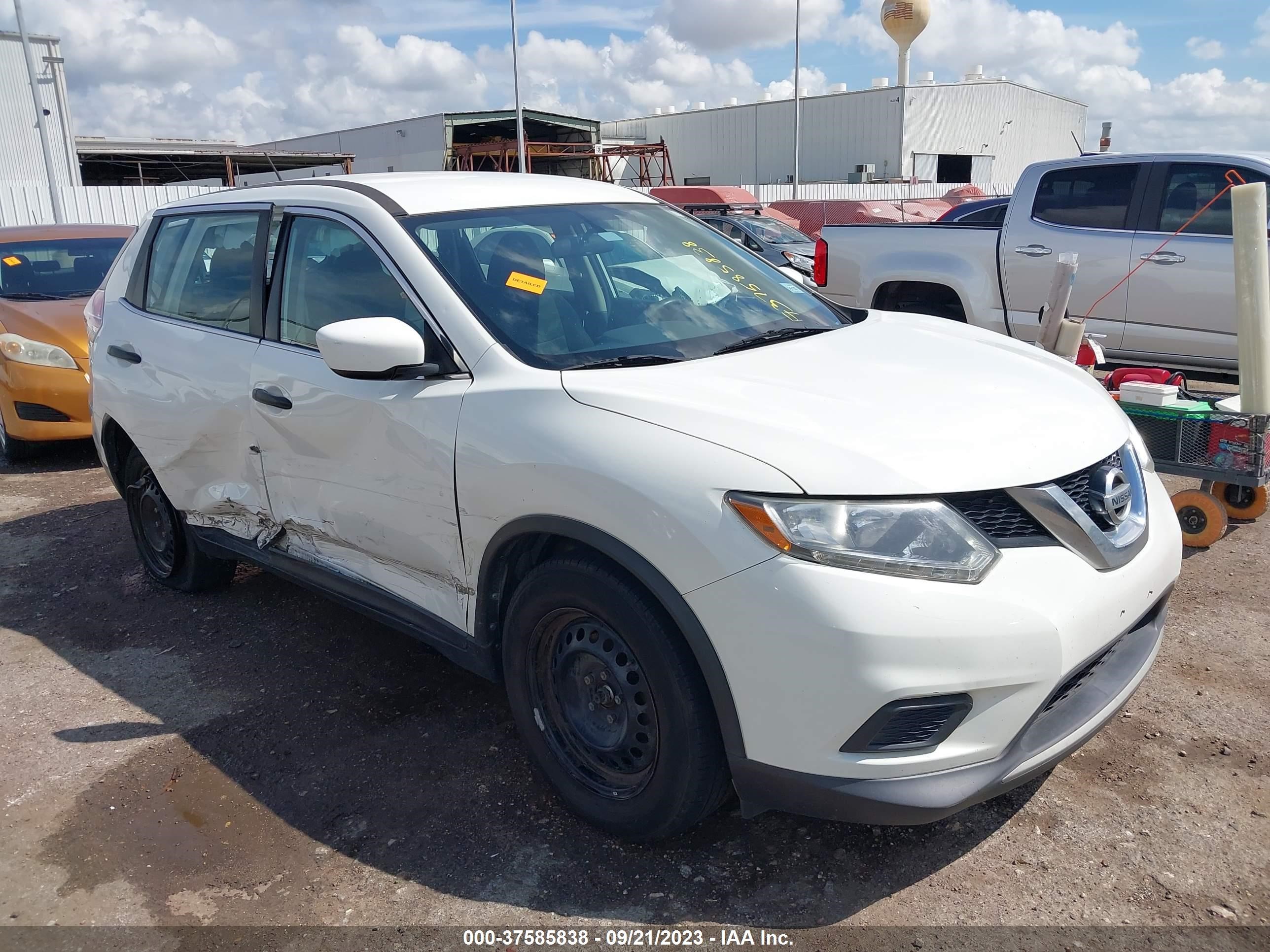 NISSAN ROGUE 2016 5n1at2mt1gc809796