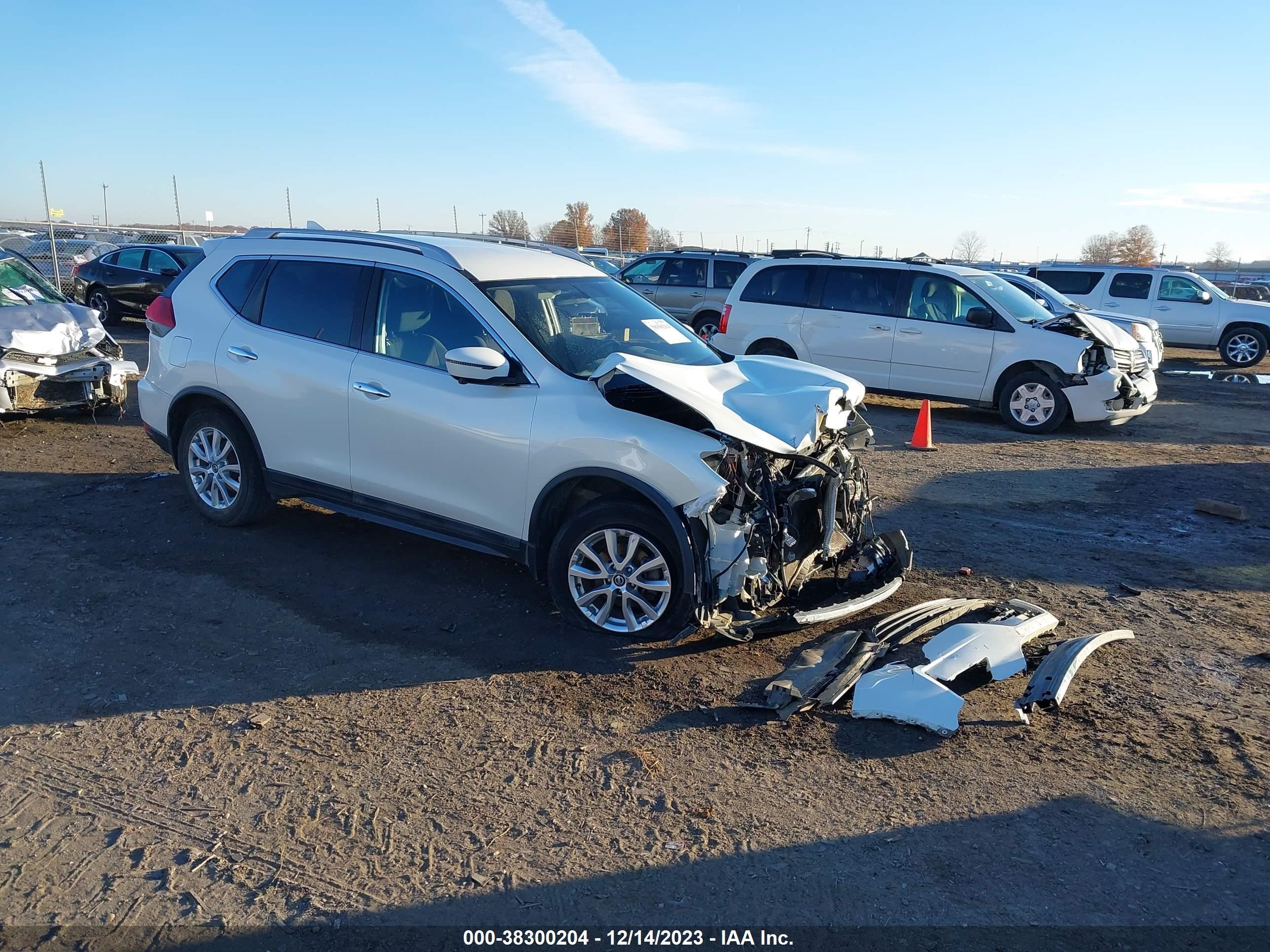 NISSAN ROGUE 2018 5n1at2mt1jc729521