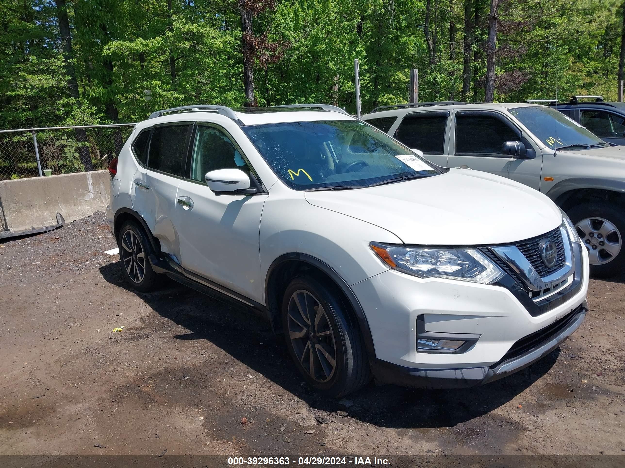 NISSAN ROGUE 2019 5n1at2mt1kc797769