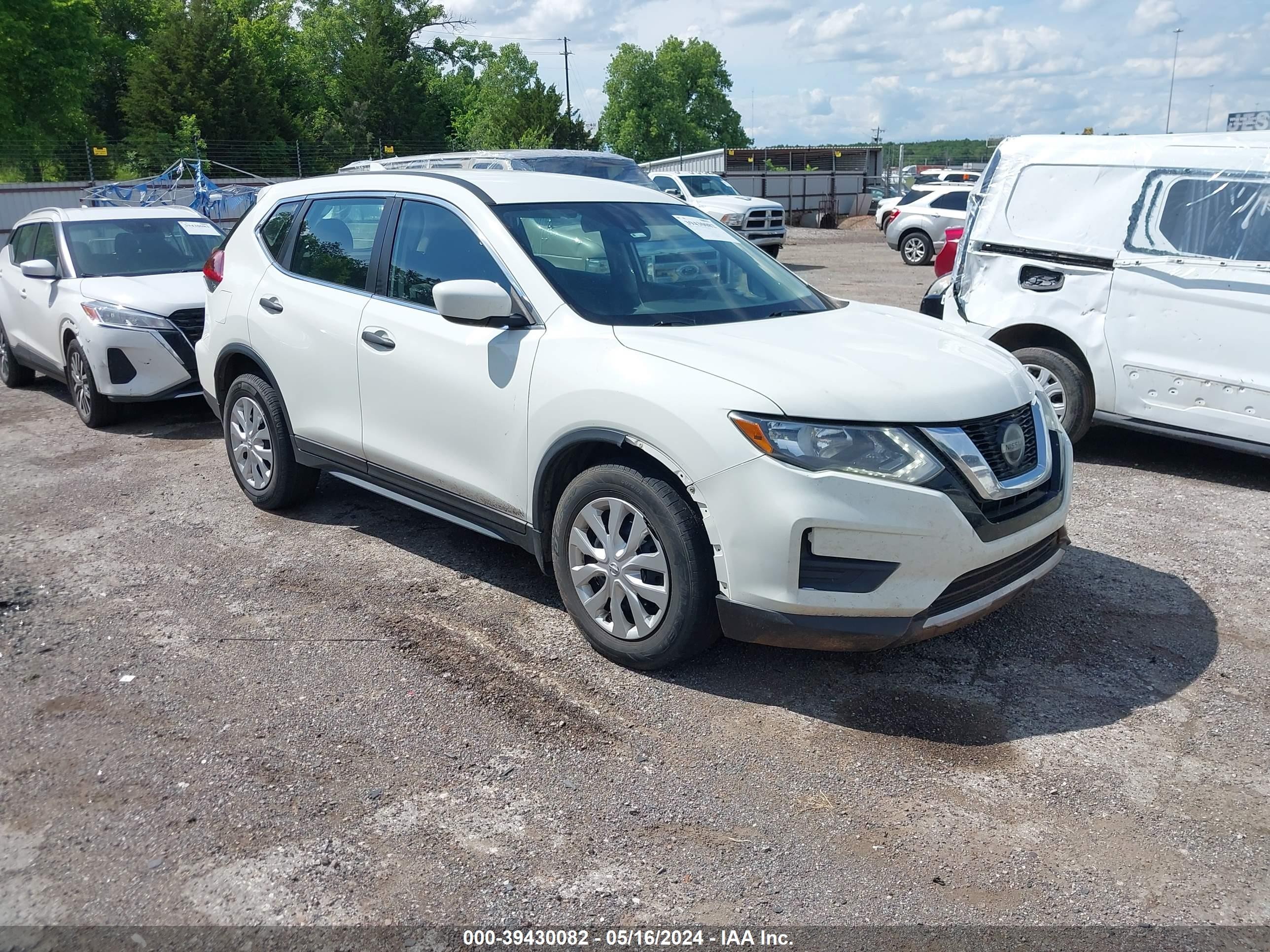 NISSAN ROGUE 2019 5n1at2mt1kc810195