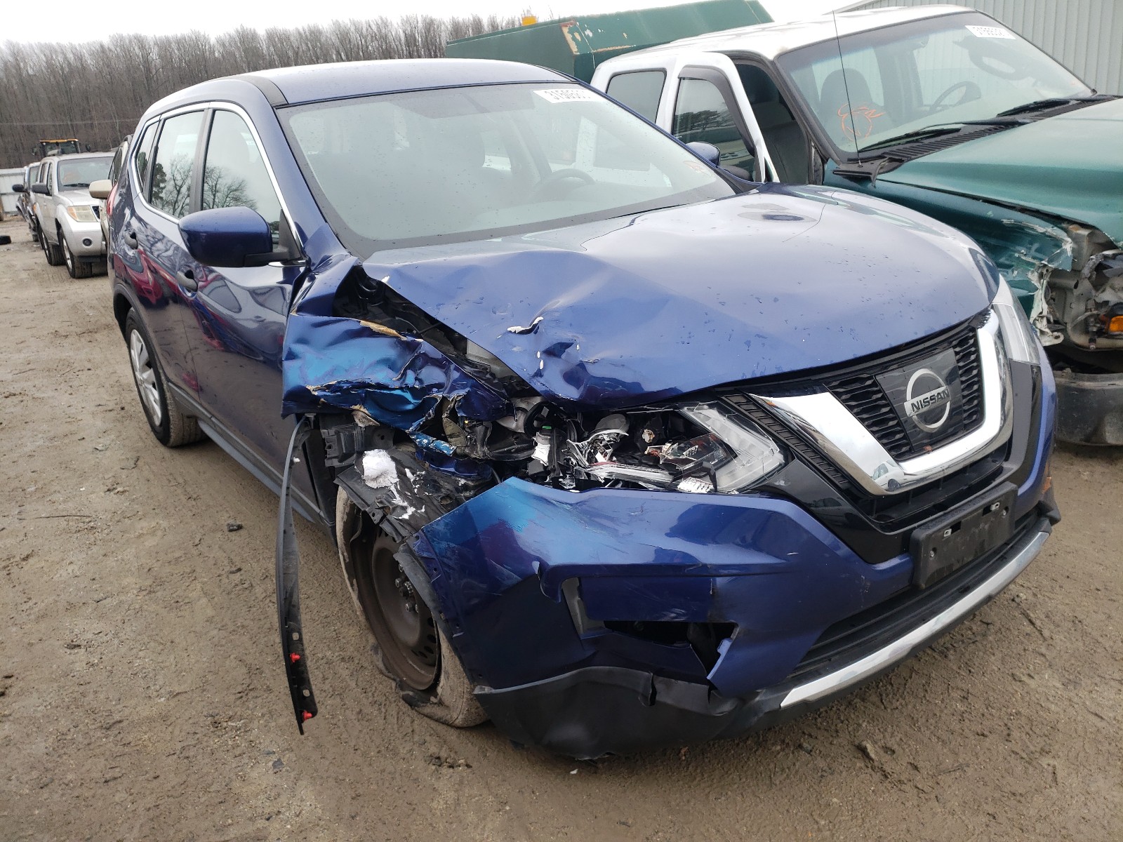 NISSAN ROGUE 2017 5n1at2mt2hc870480