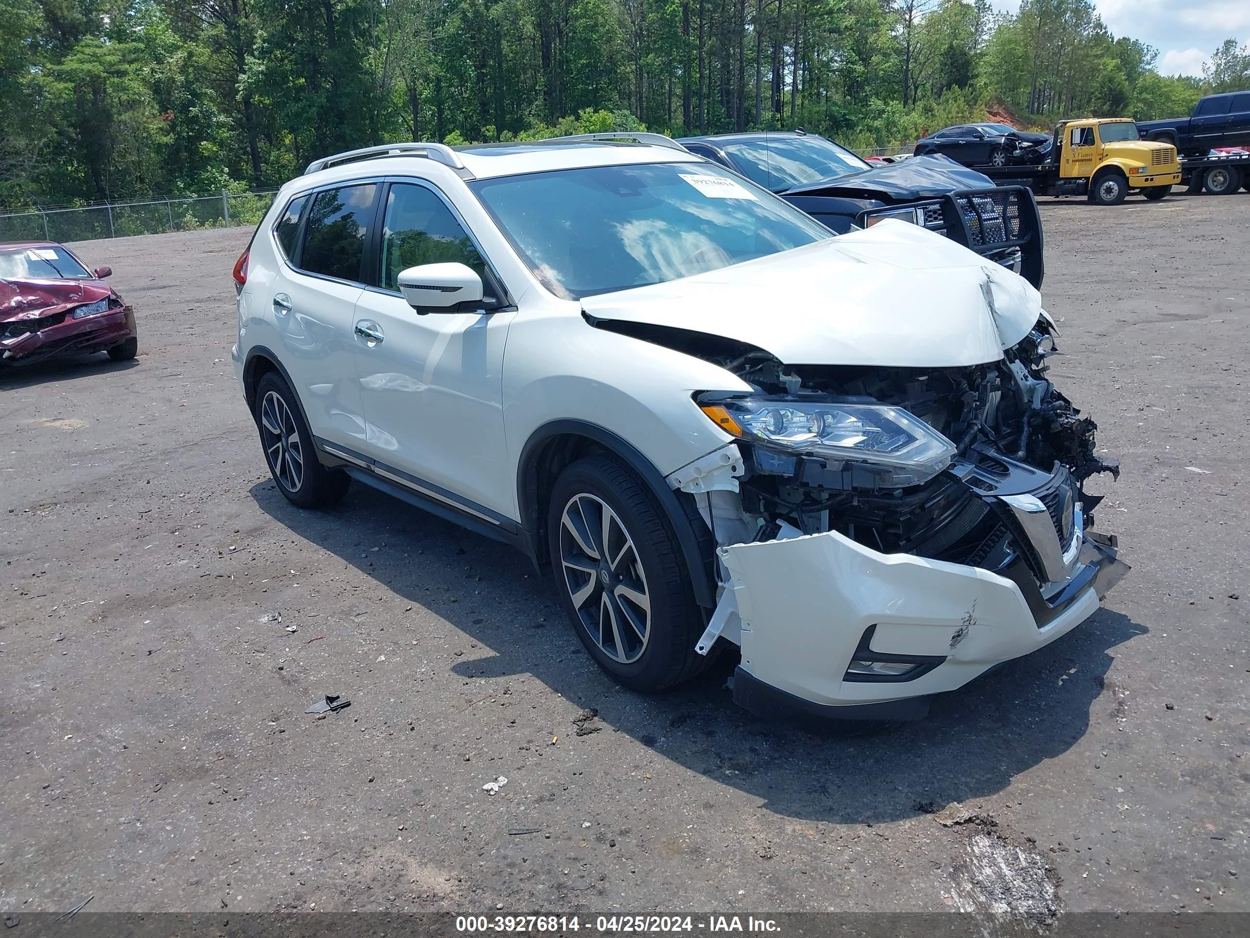 NISSAN ROGUE 2019 5n1at2mt2lc772171