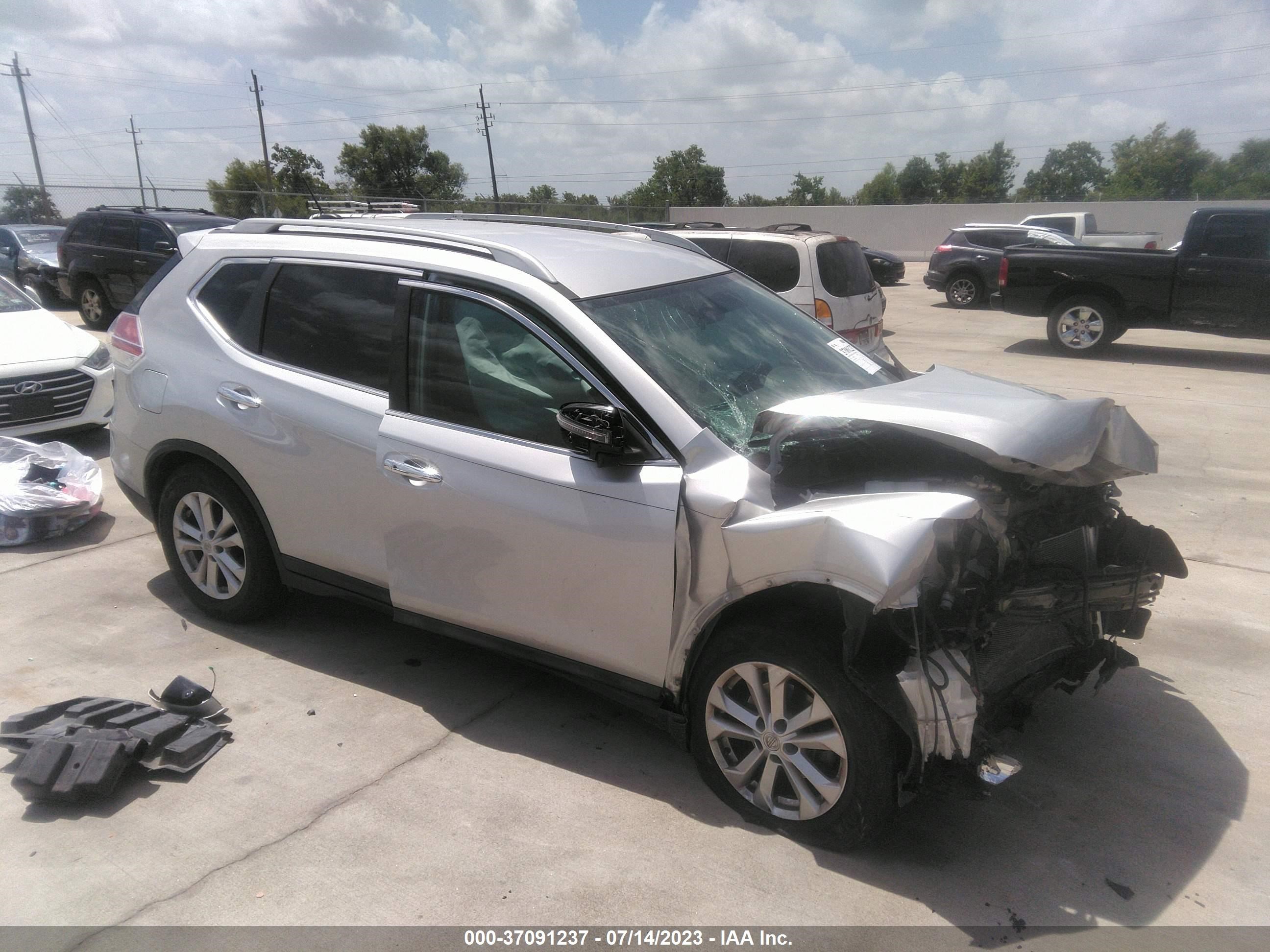 NISSAN ROGUE 2016 5n1at2mt3gc830956