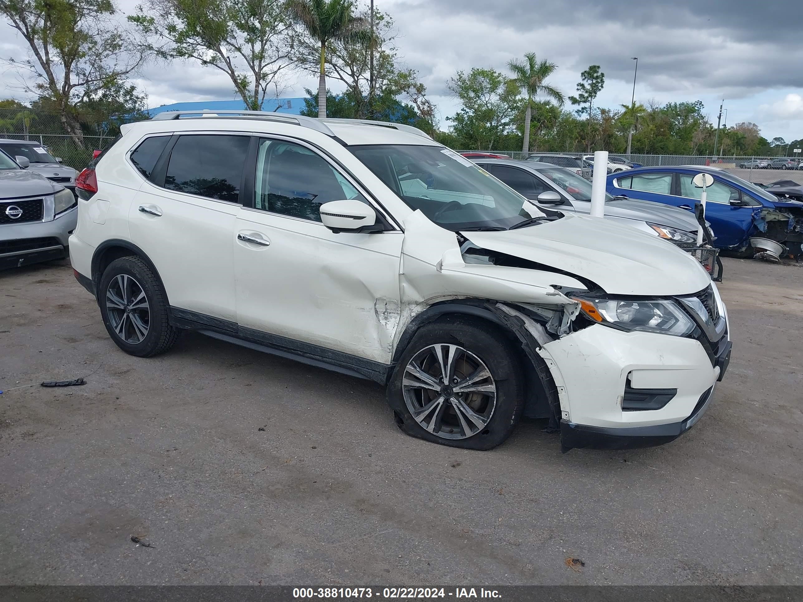 NISSAN ROGUE 2019 5n1at2mt3kc843120