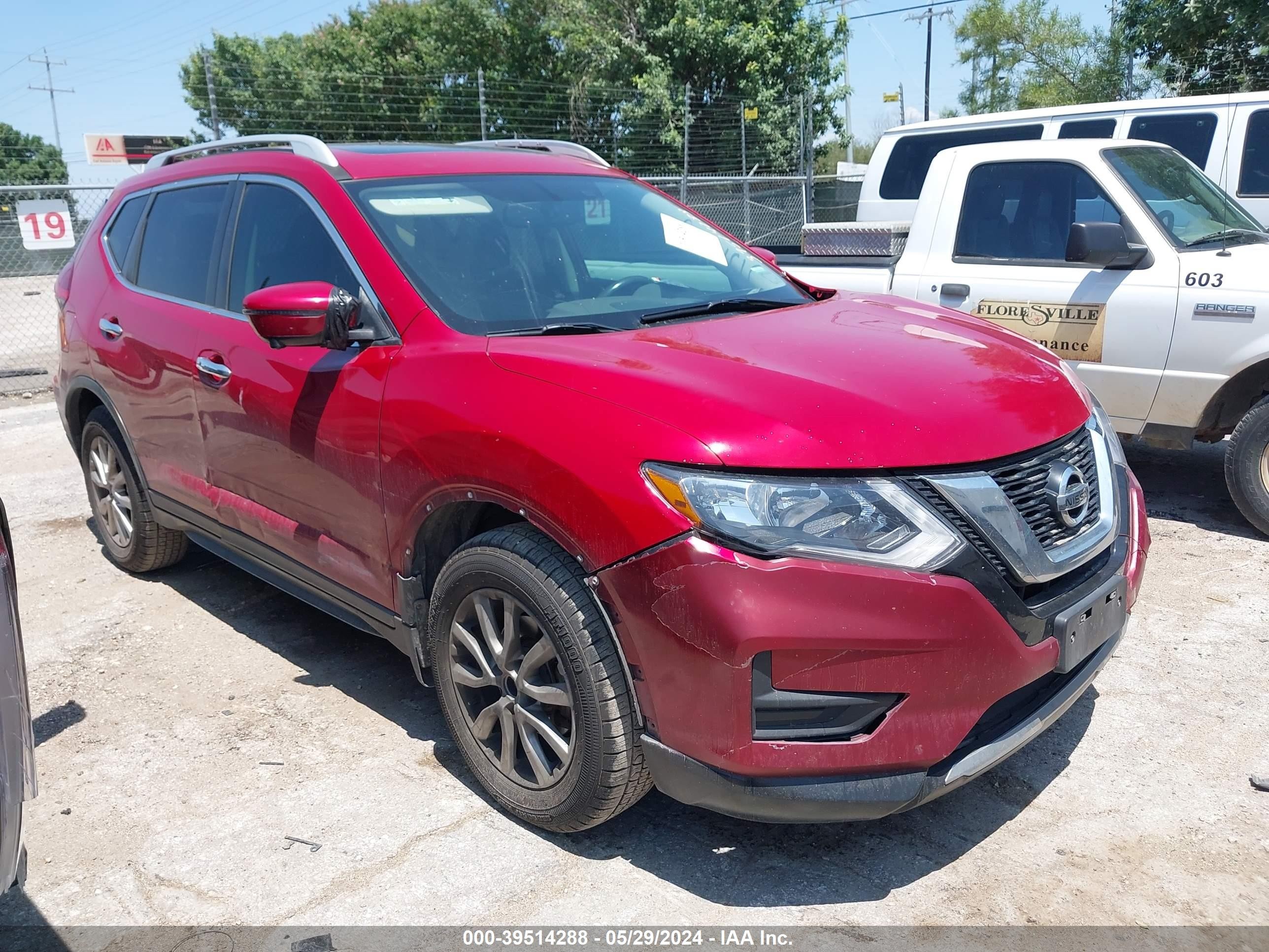 NISSAN ROGUE 2017 5n1at2mt4hc733864