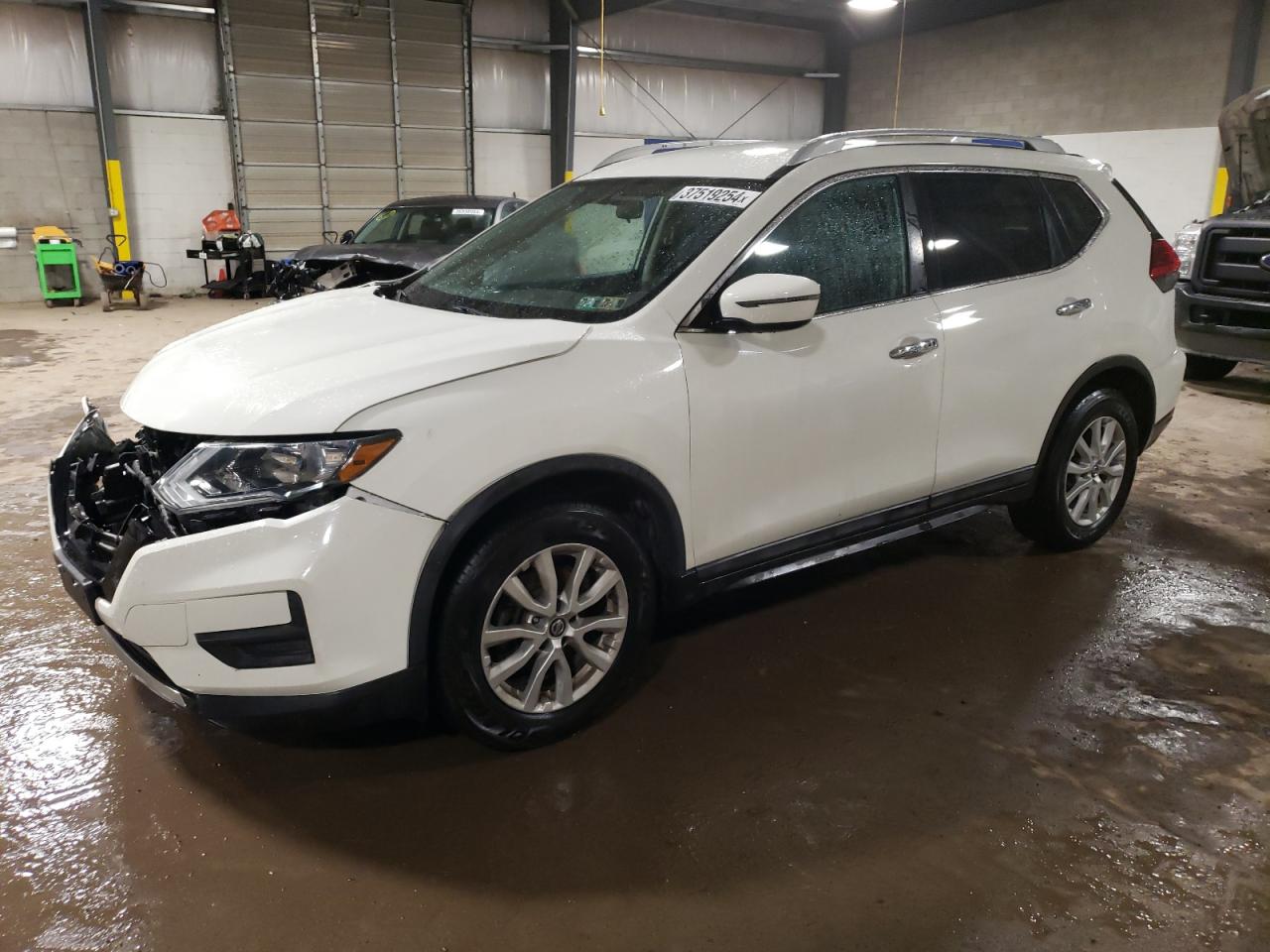 NISSAN ROGUE 2017 5n1at2mt4hc858525