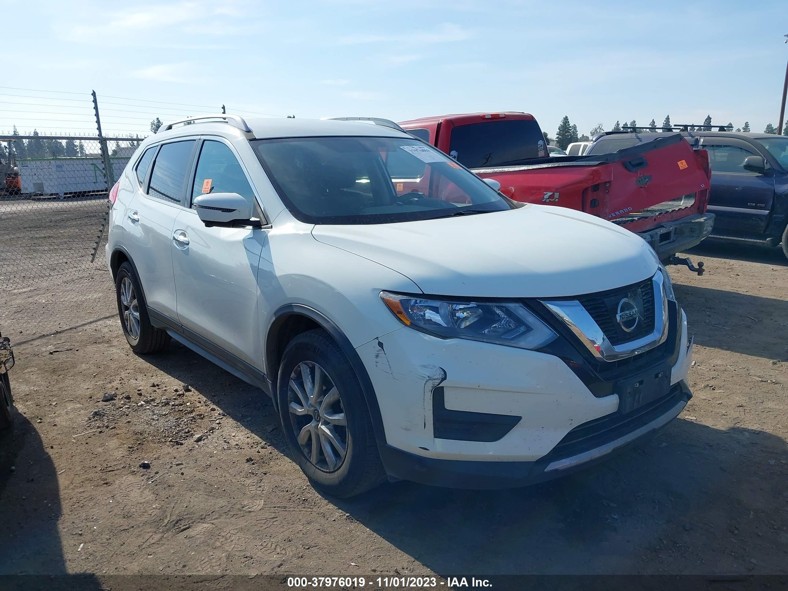 NISSAN ROGUE 2017 5n1at2mt4hc863157