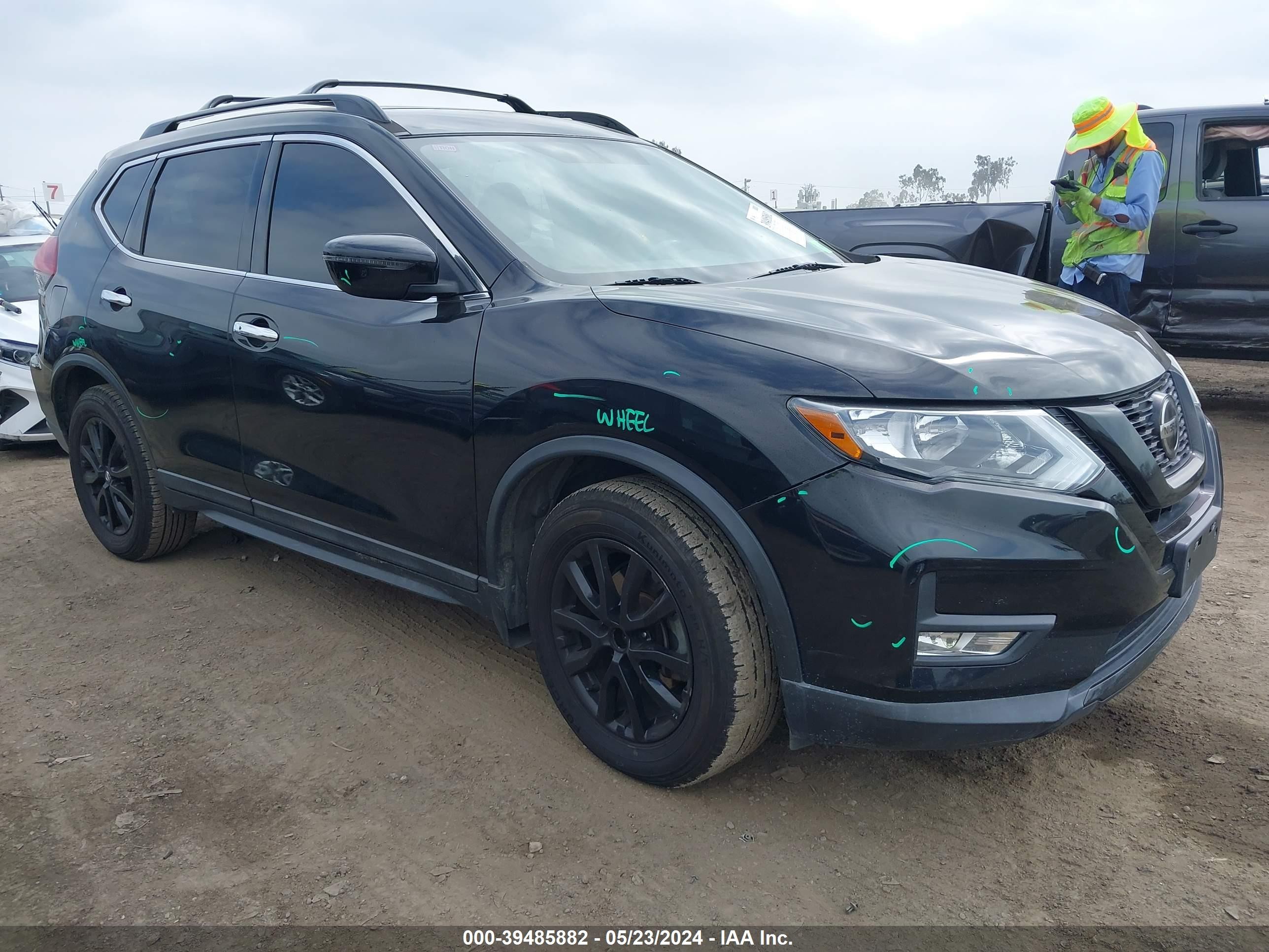 NISSAN ROGUE 2018 5n1at2mt5jc726329