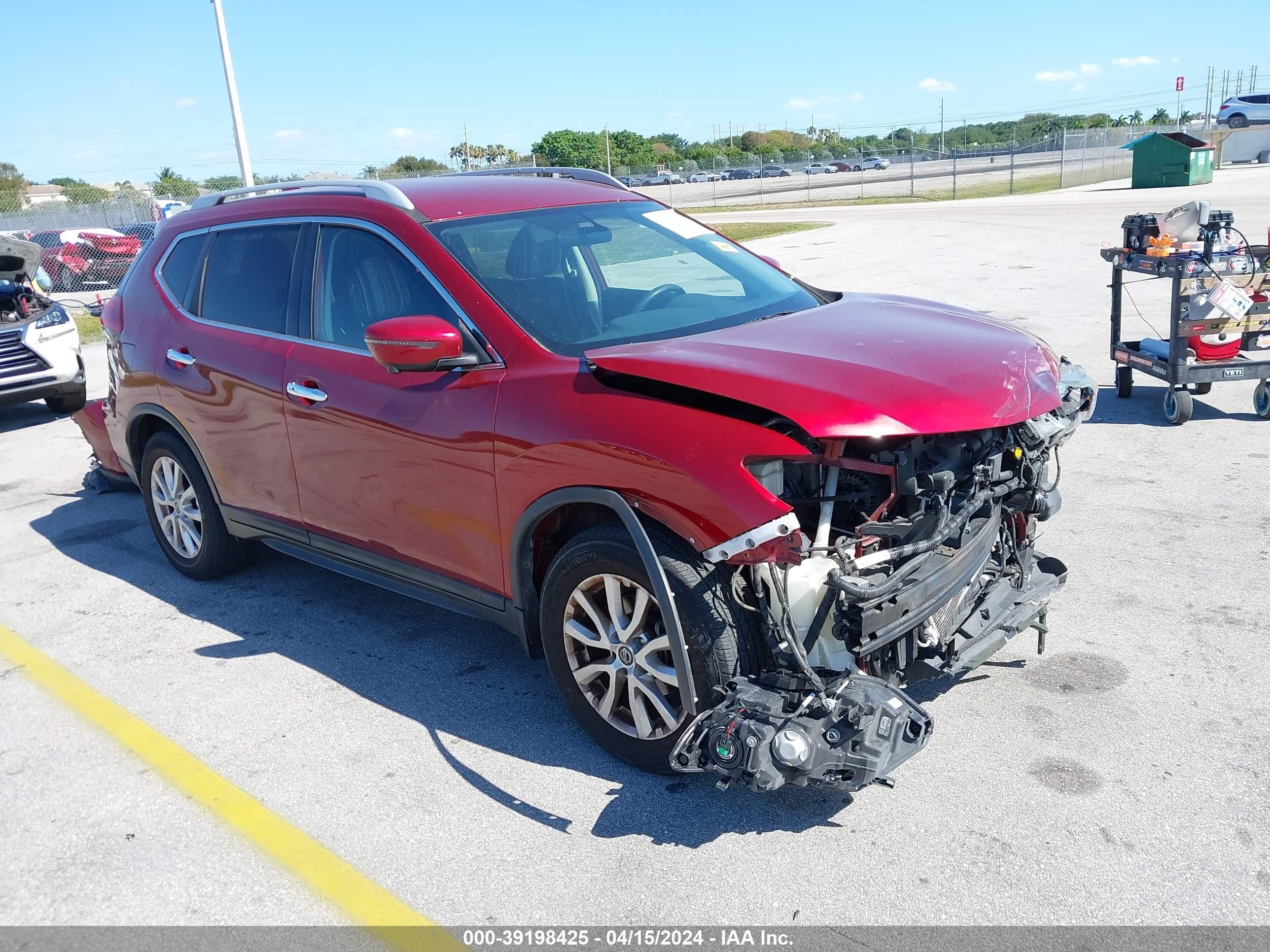 NISSAN ROGUE 2018 5n1at2mt5jc847054