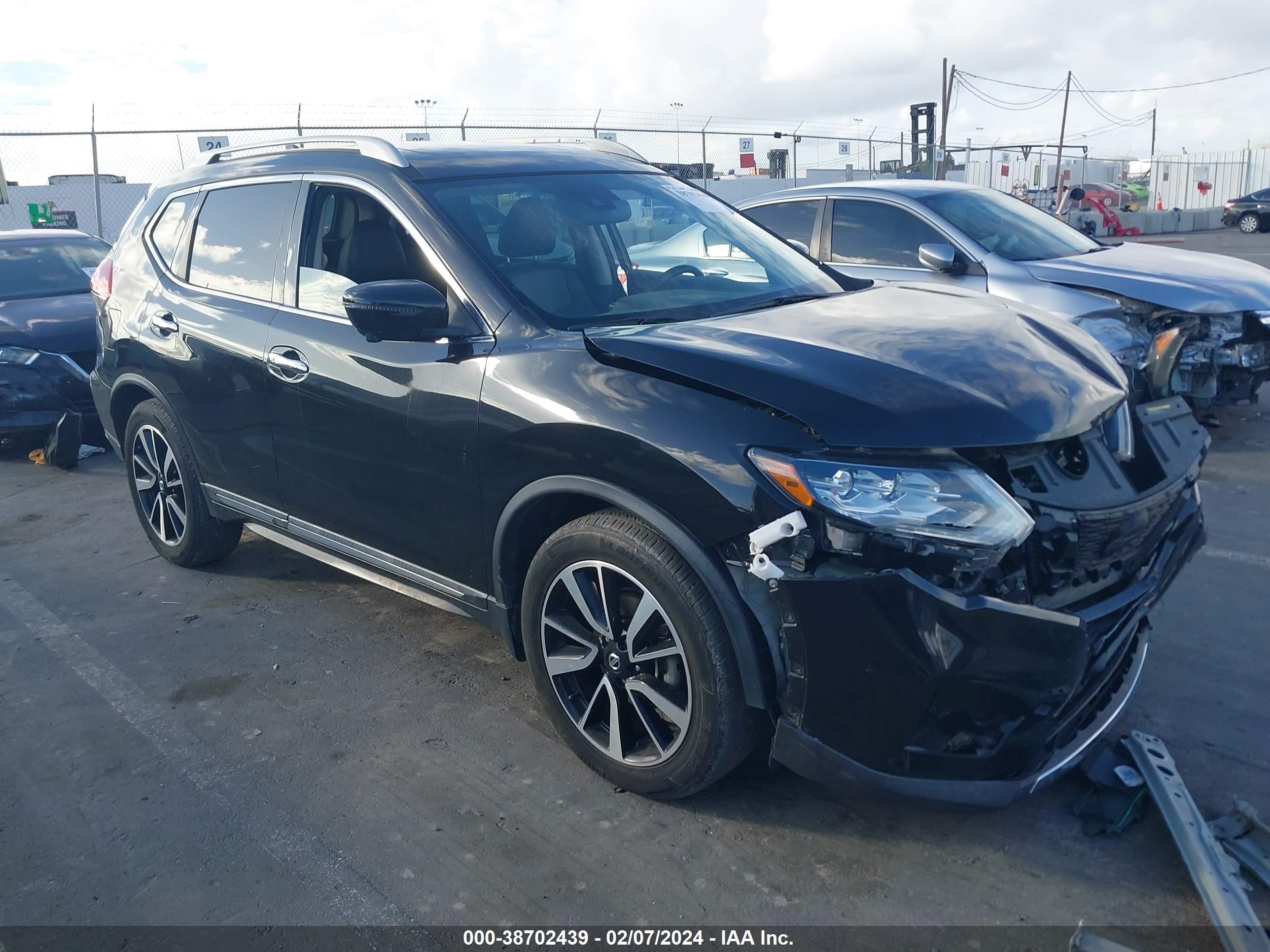 NISSAN ROGUE 2019 5n1at2mt5kc714229