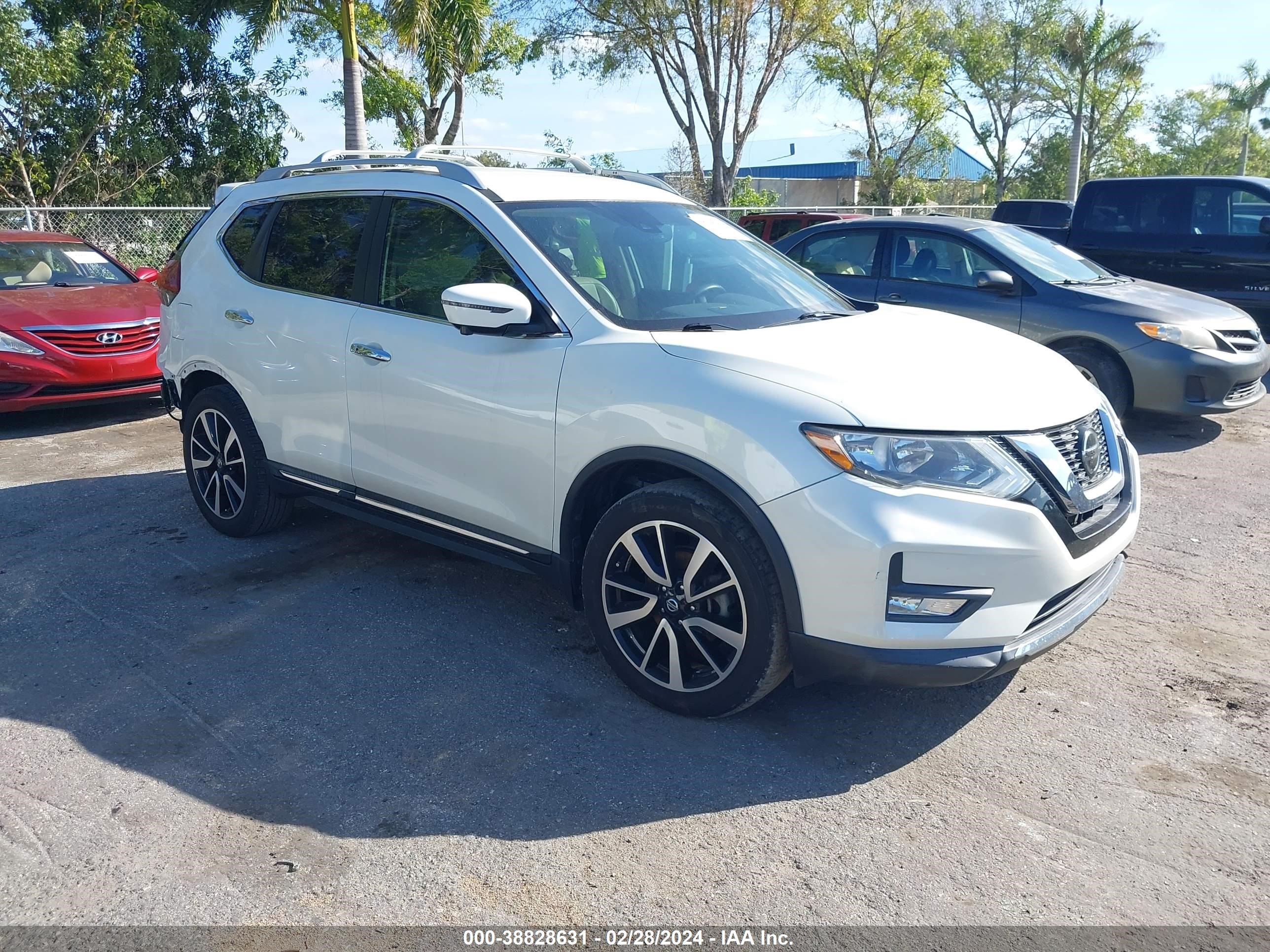 NISSAN ROGUE 2019 5n1at2mt6kc814694