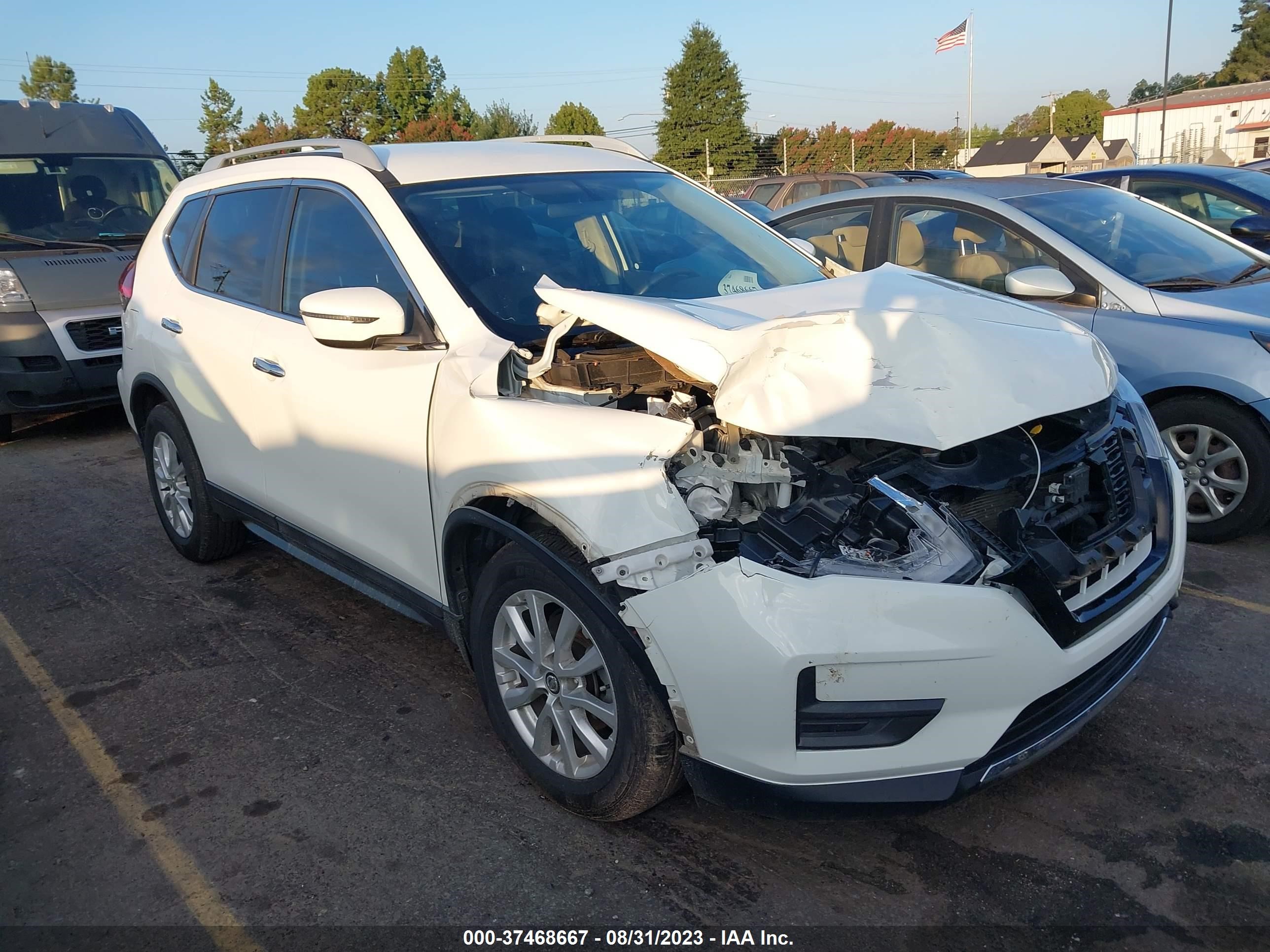 NISSAN ROGUE 2017 5n1at2mt8hc888093