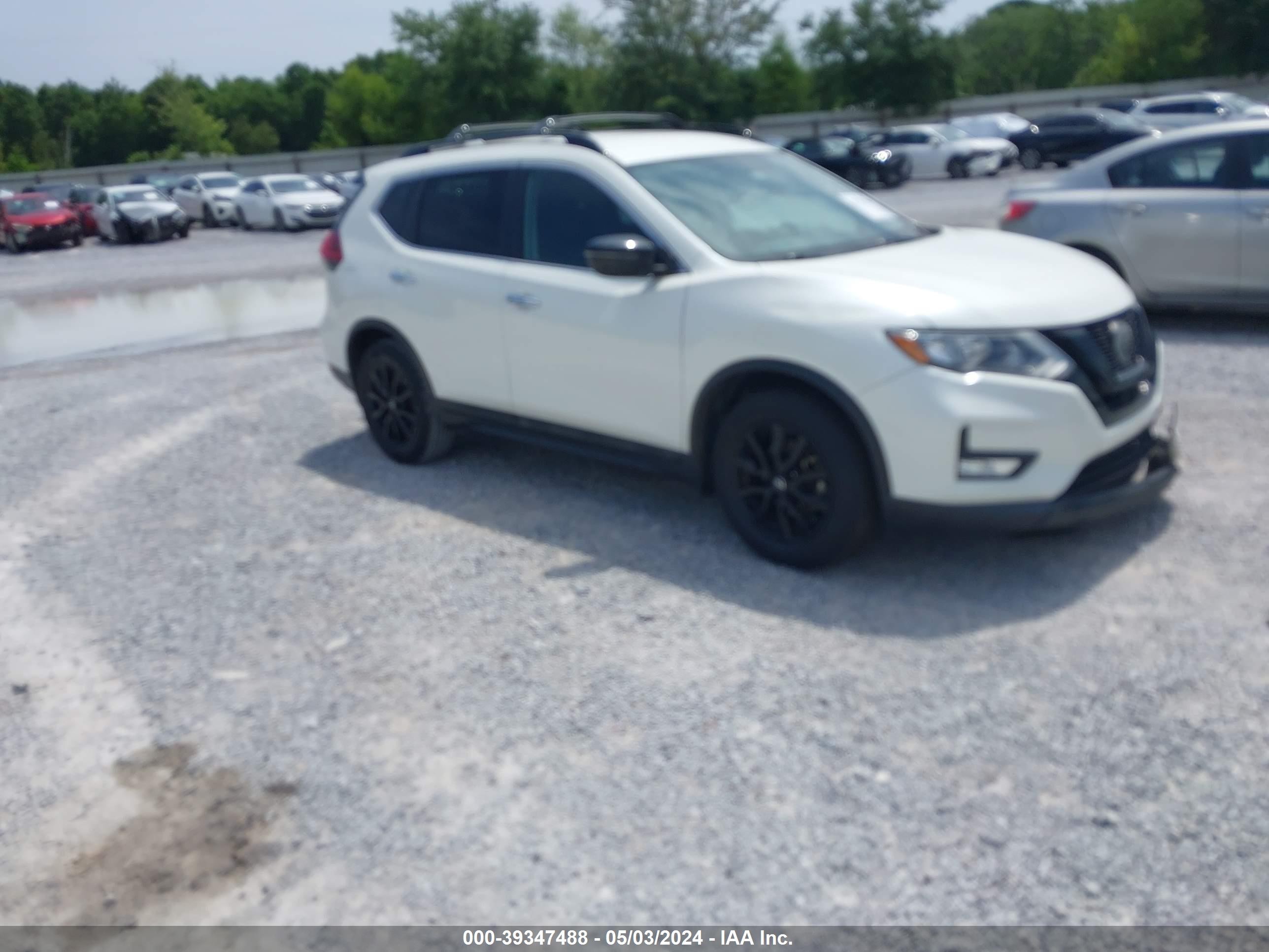 NISSAN ROGUE 2018 5n1at2mt8jc768624