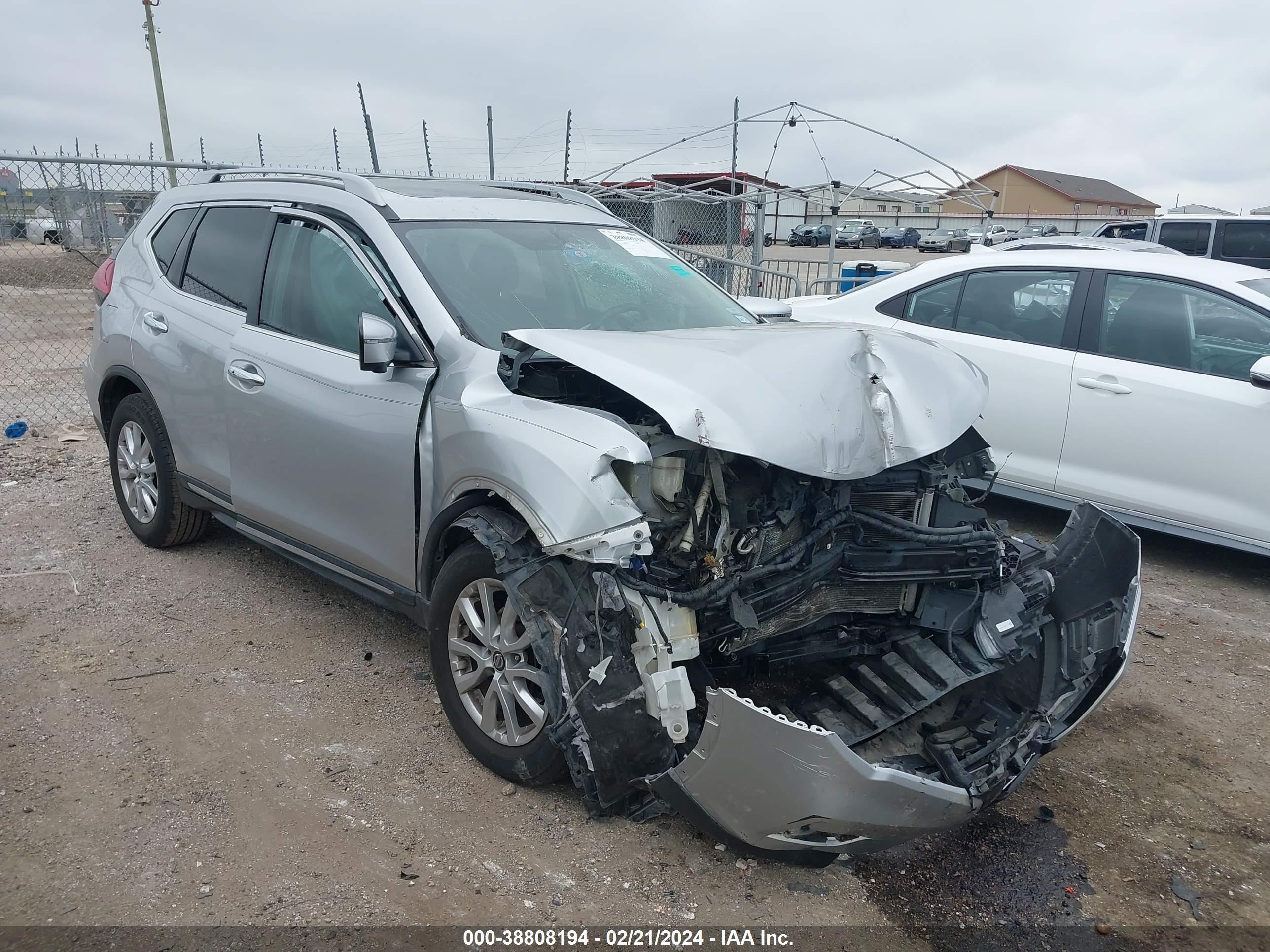 NISSAN ROGUE 2017 5n1at2mt9hc828369