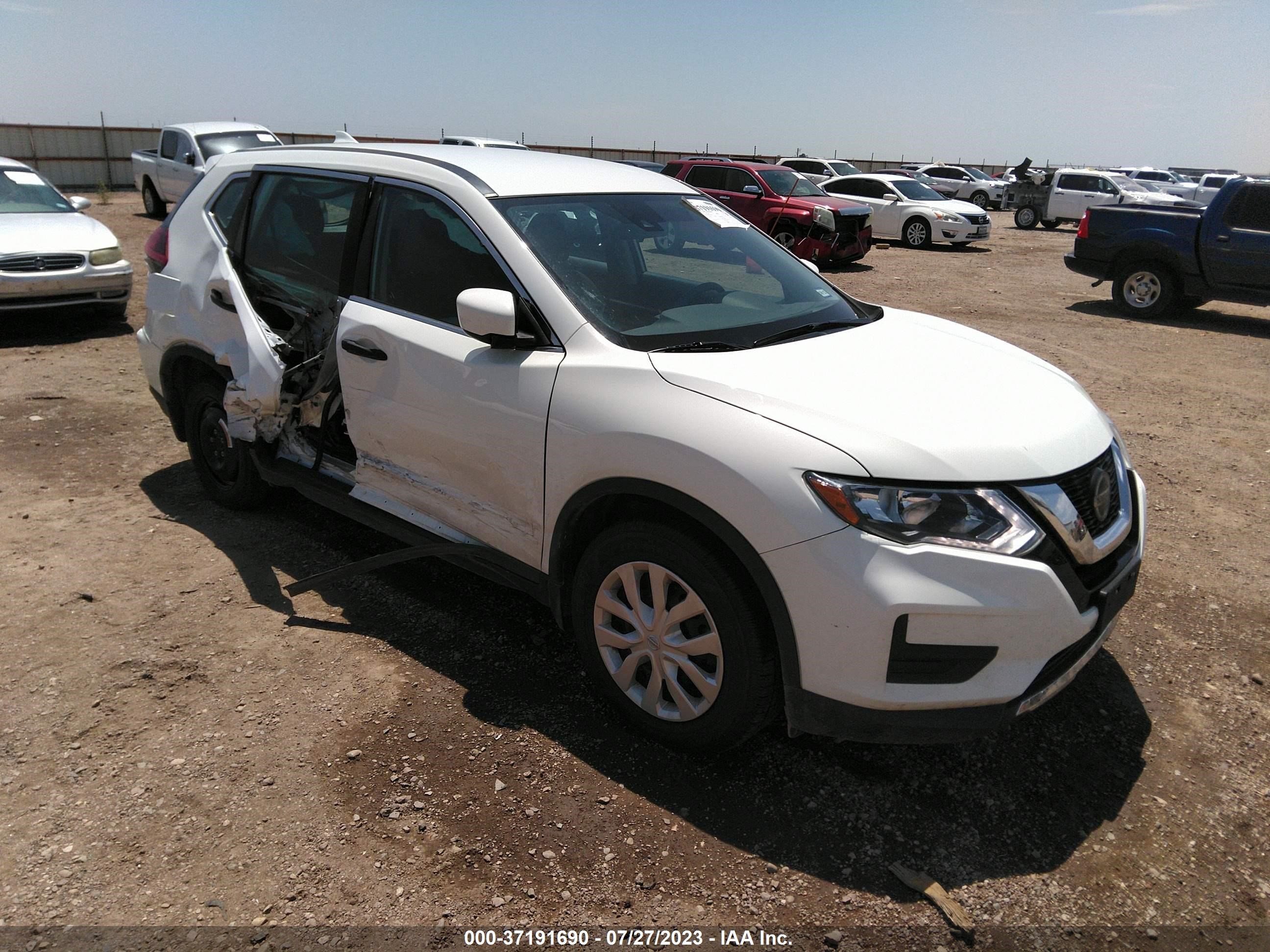 NISSAN ROGUE 2019 5n1at2mt9lc744061