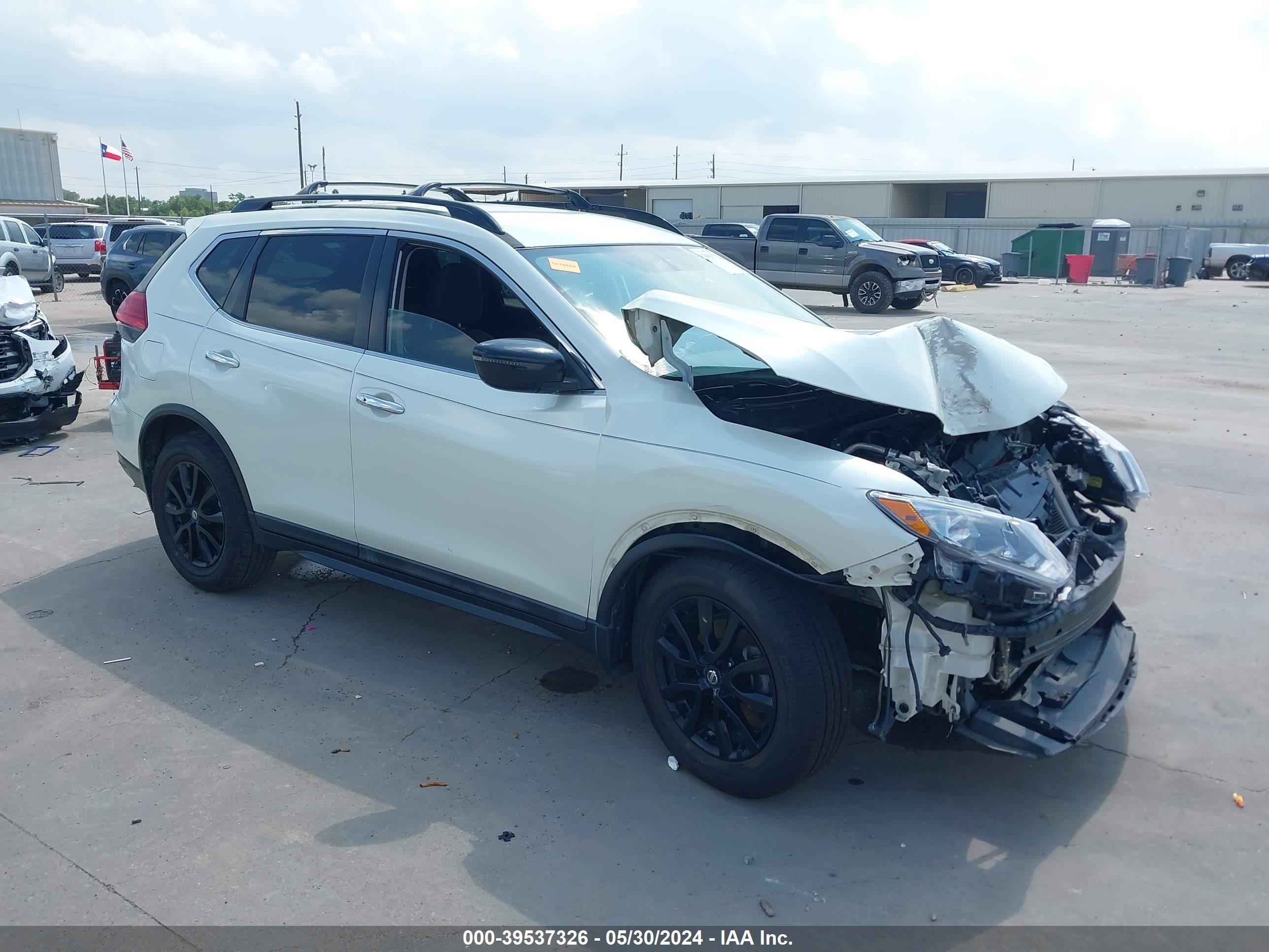 NISSAN ROGUE 2017 5n1at2mtxhc810706