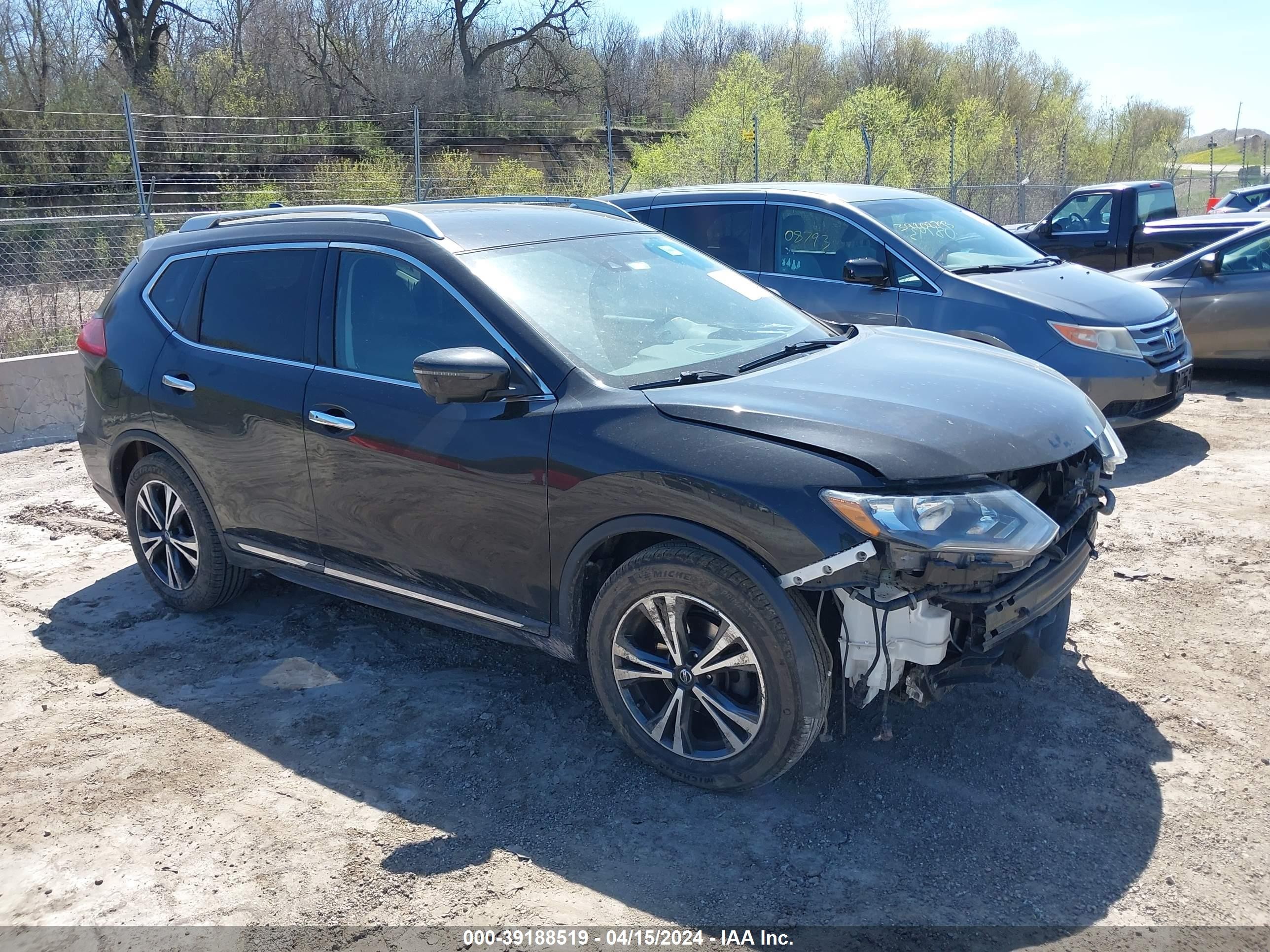 NISSAN ROGUE 2018 5n1at2mtxjc812333