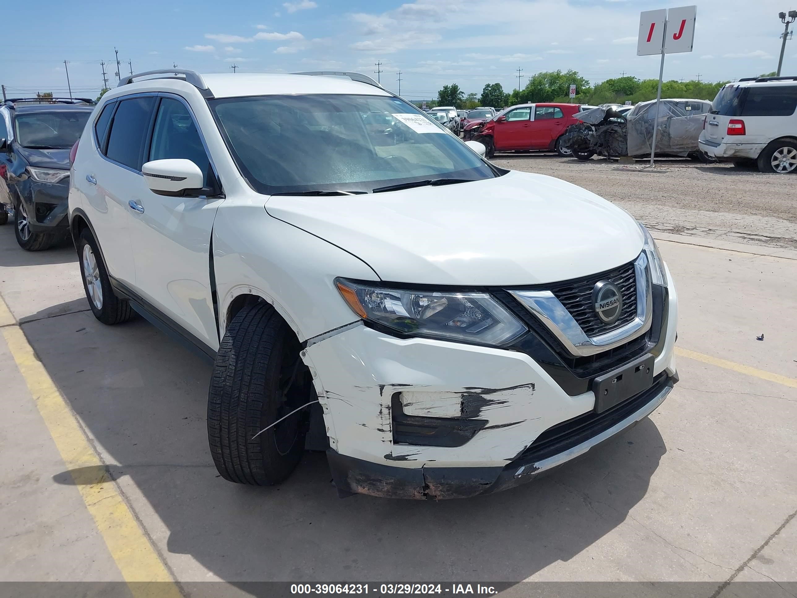 NISSAN ROGUE 2018 5n1at2mtxjc838172