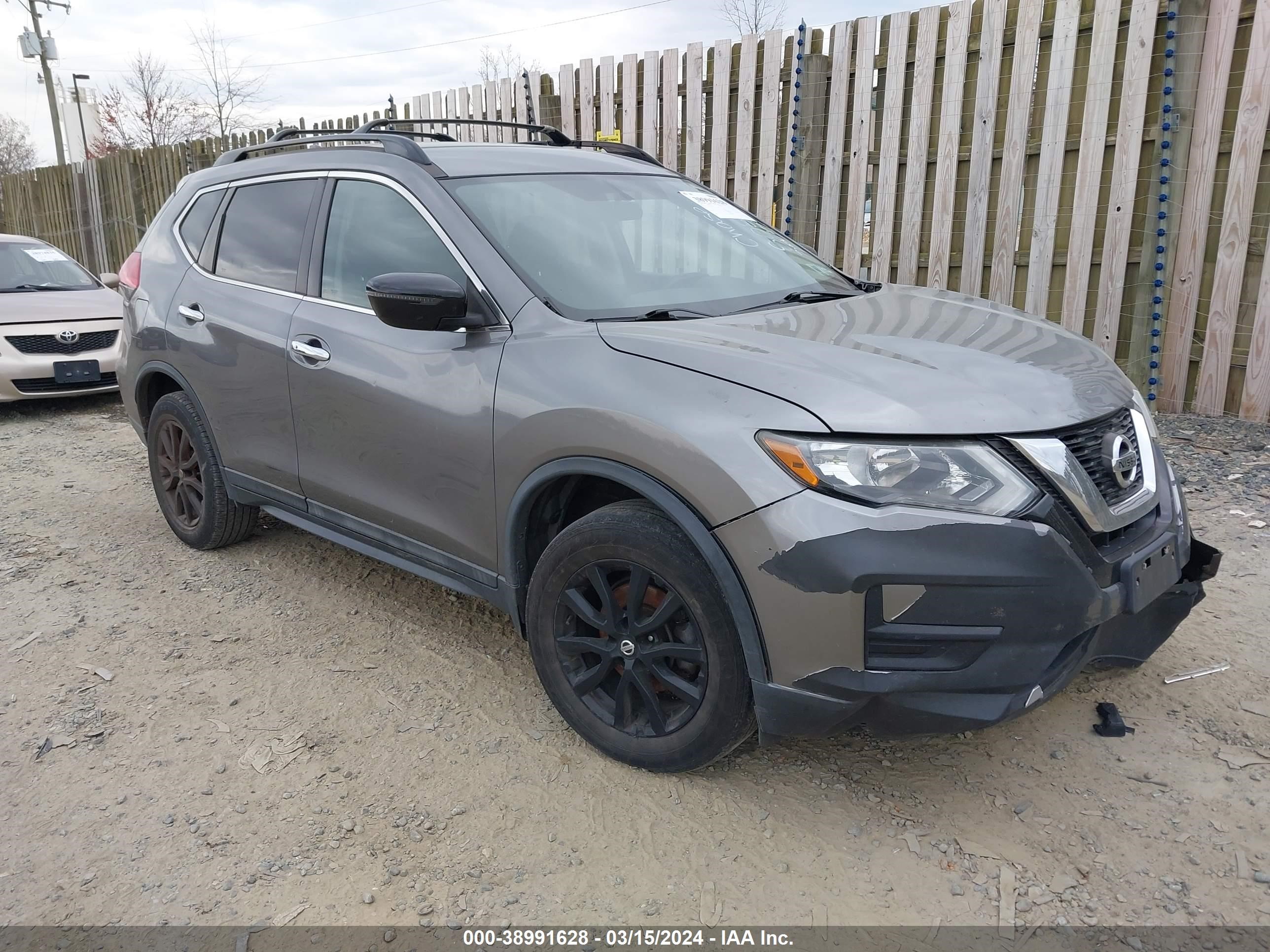 NISSAN ROGUE 2017 5n1at2mv0hc808755