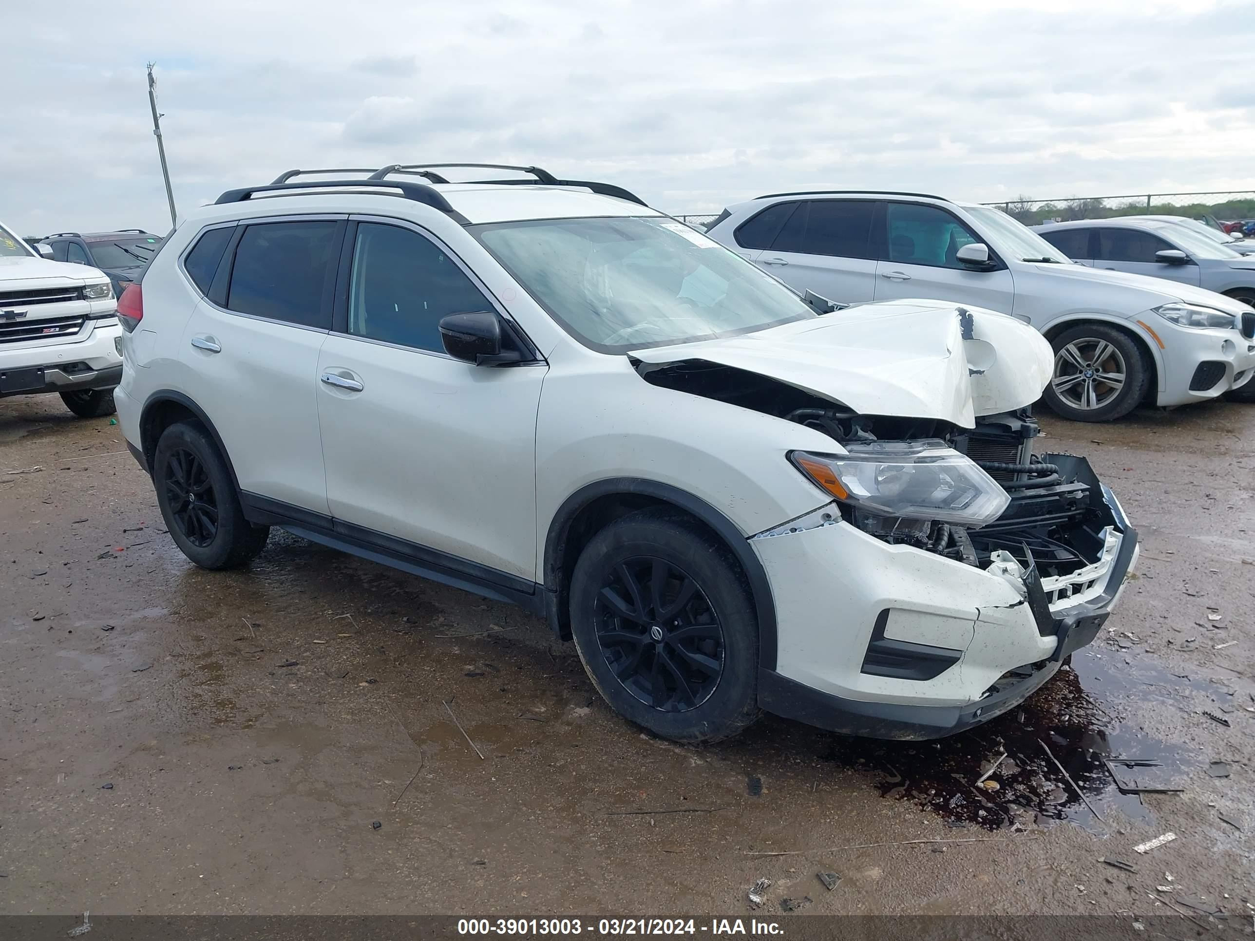 NISSAN ROGUE 2017 5n1at2mv0hc875677