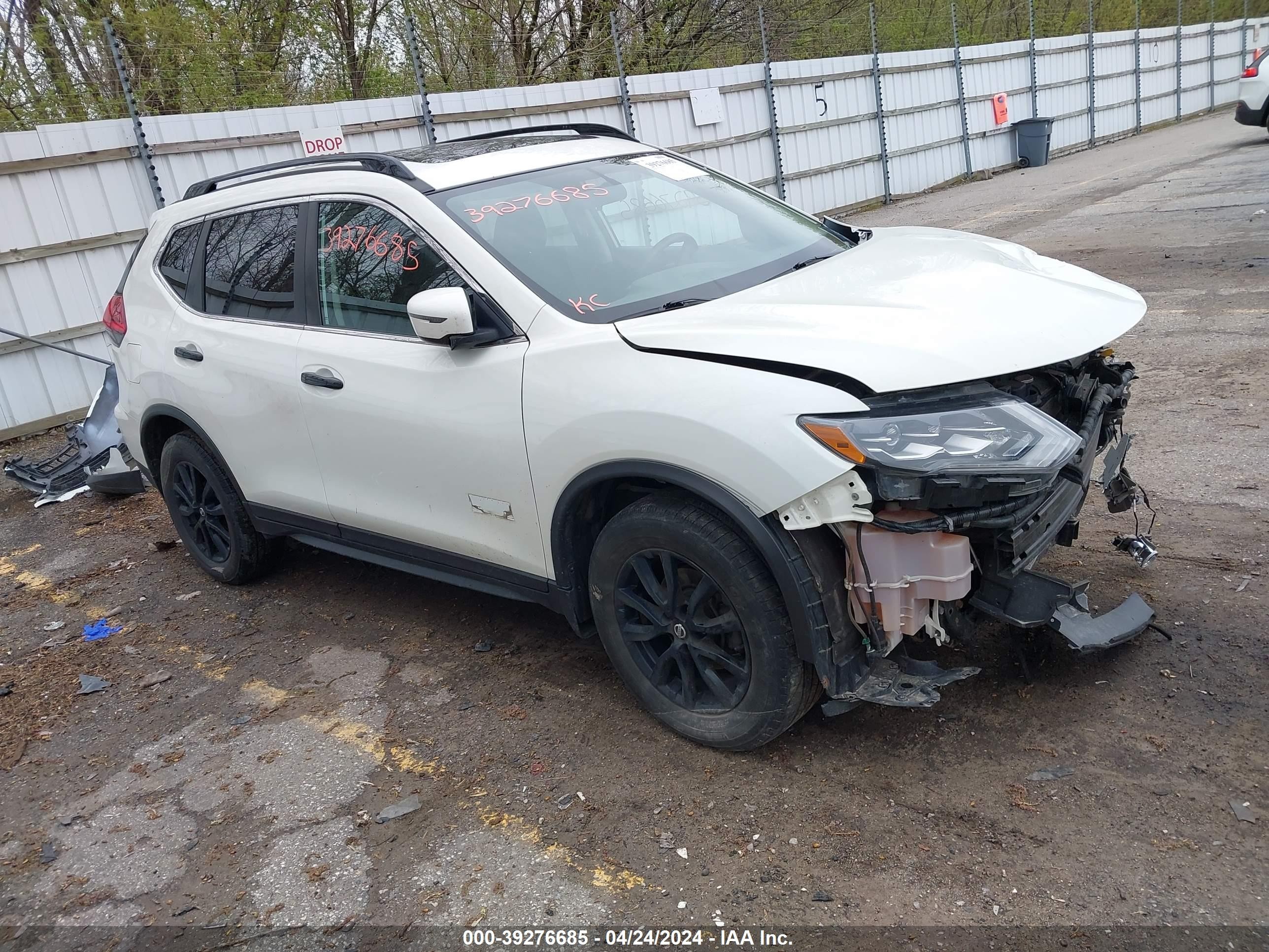 NISSAN ROGUE 2017 5n1at2mv1hc757900