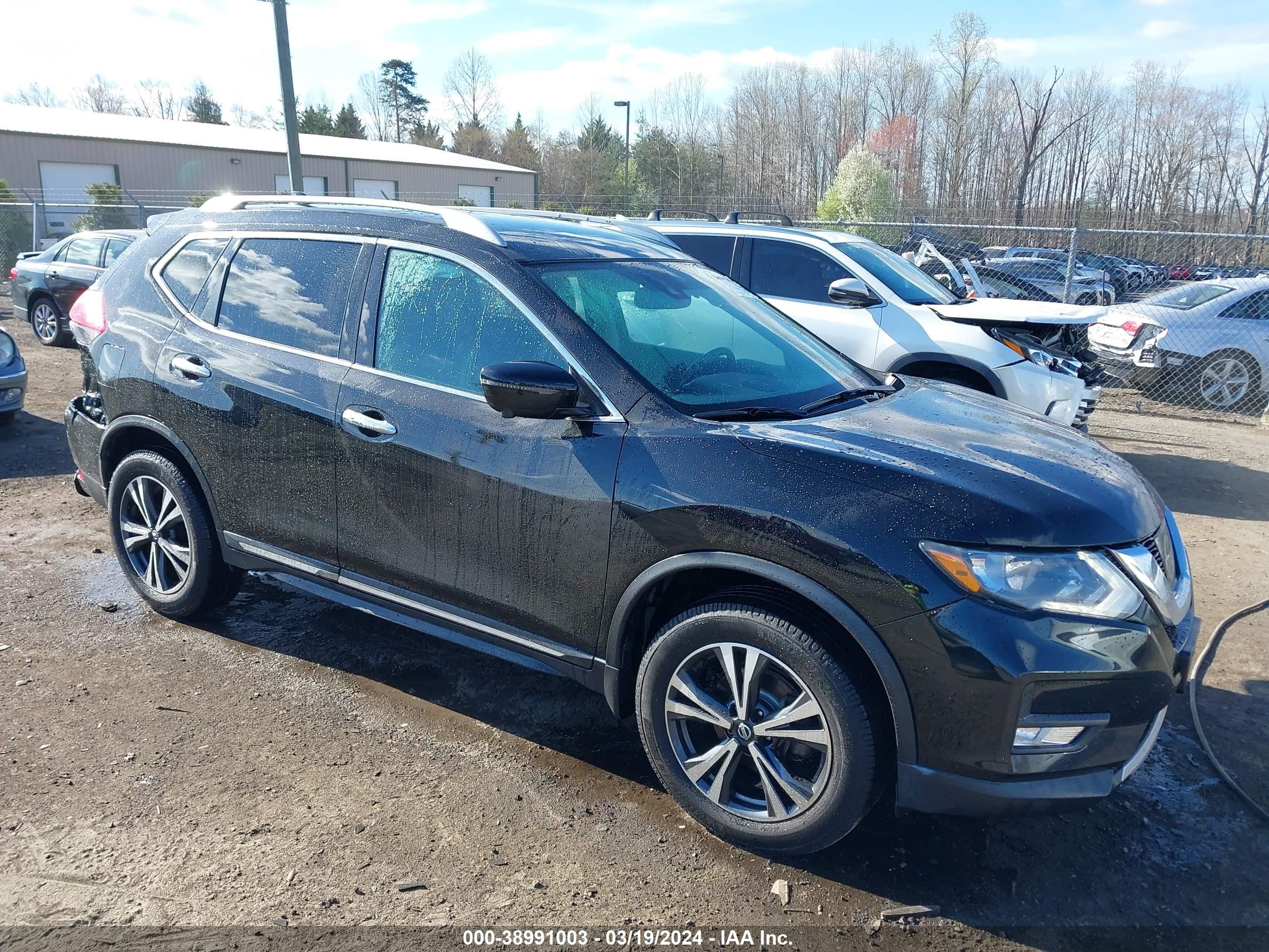 NISSAN ROGUE 2017 5n1at2mv1hc838010