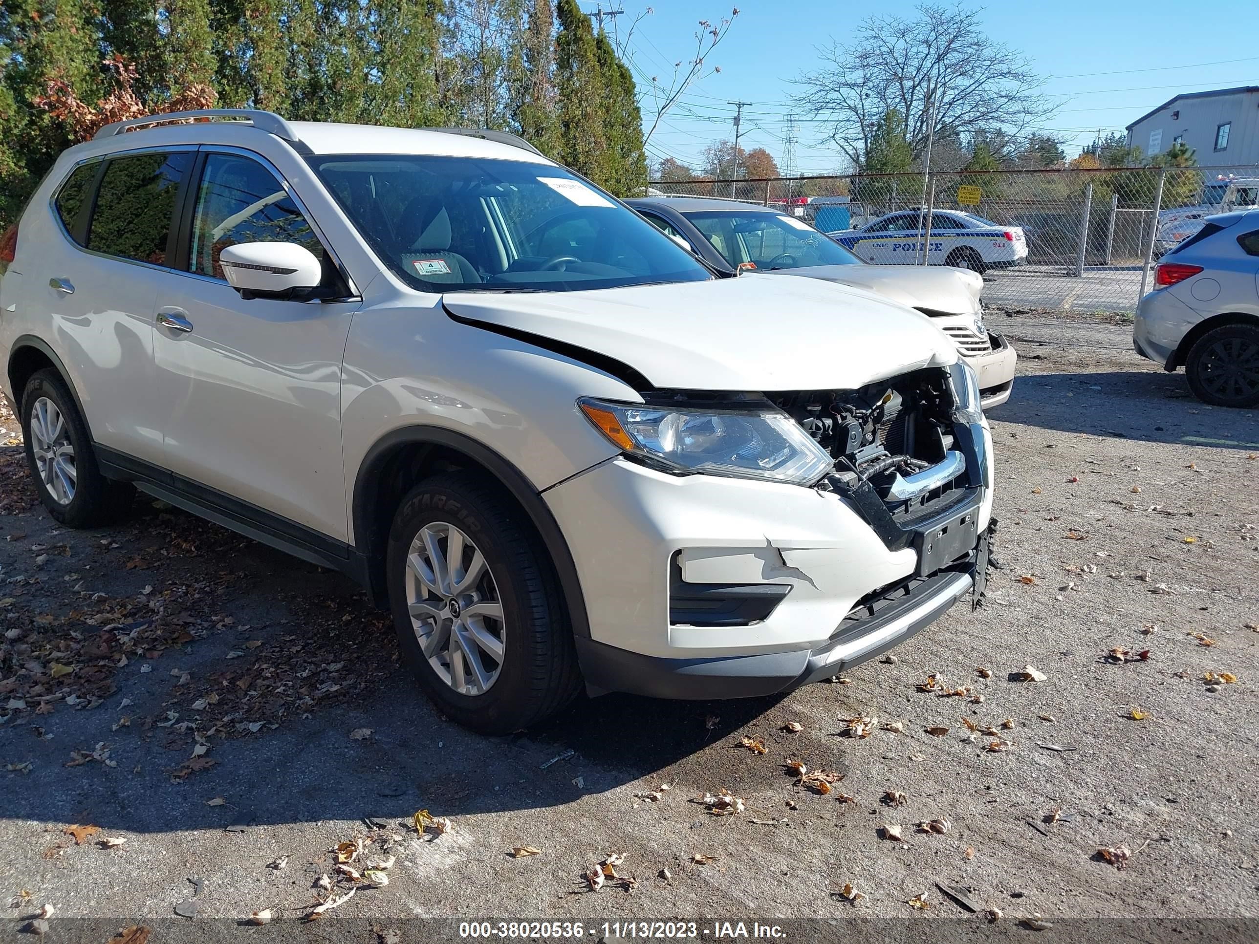 NISSAN ROGUE 2017 5n1at2mv1hc887336