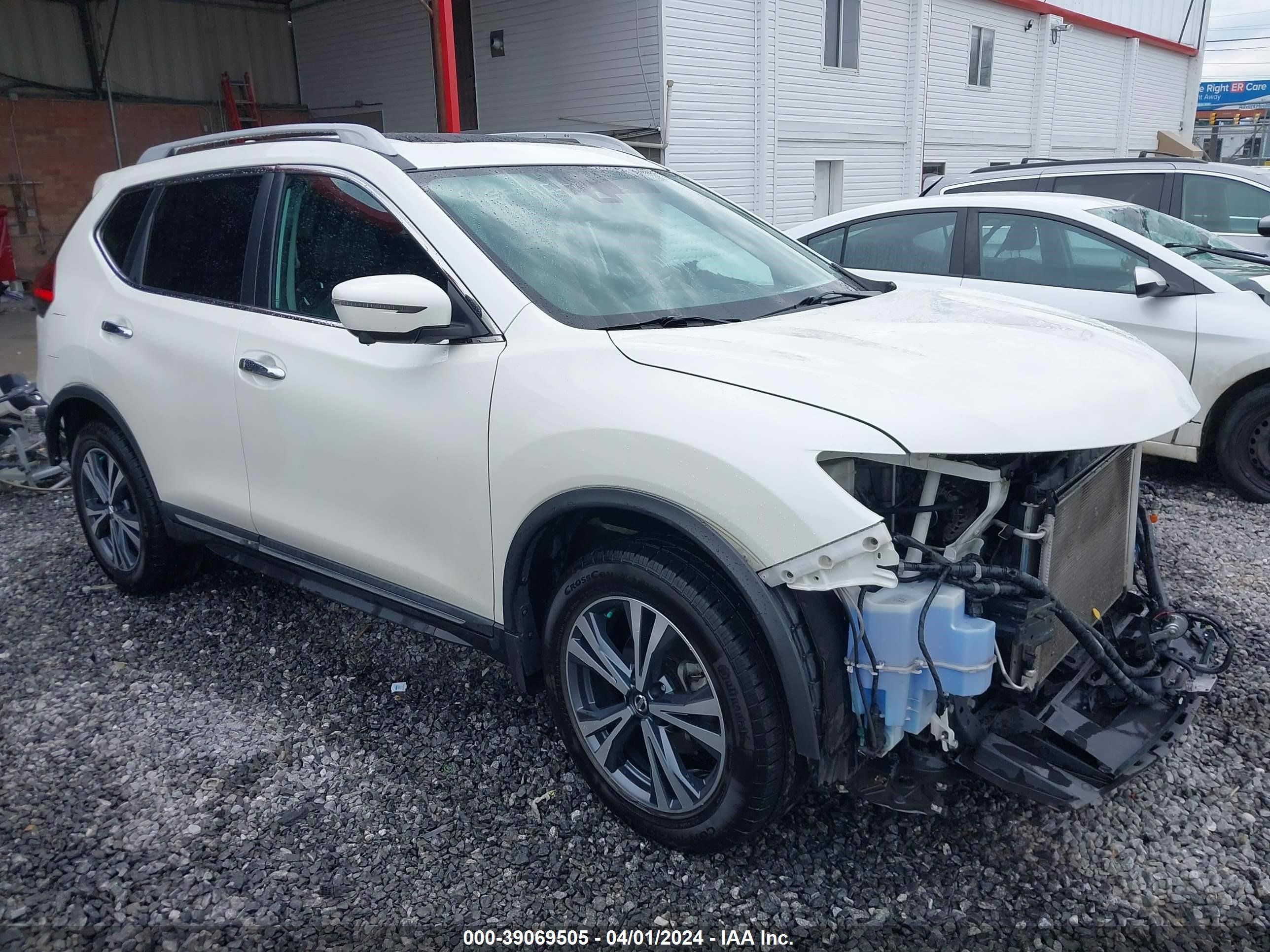 NISSAN ROGUE 2017 5n1at2mv2hc834614