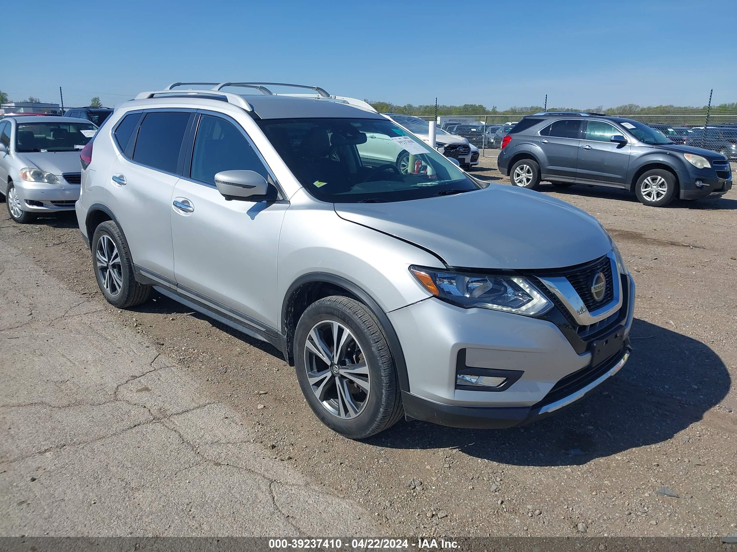 NISSAN ROGUE 2018 5n1at2mv2jc836174