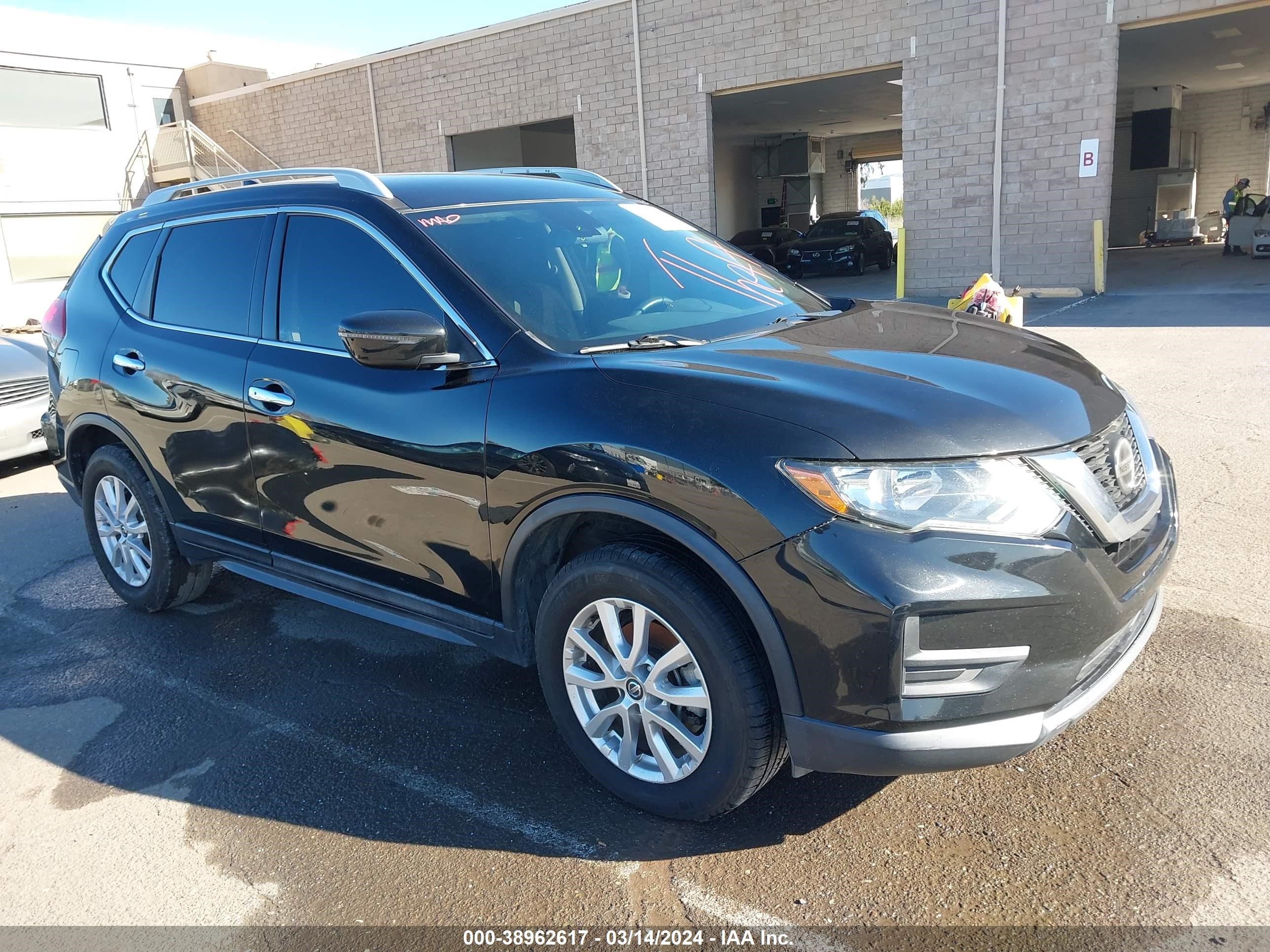 NISSAN ROGUE 2019 5n1at2mv2kc700287