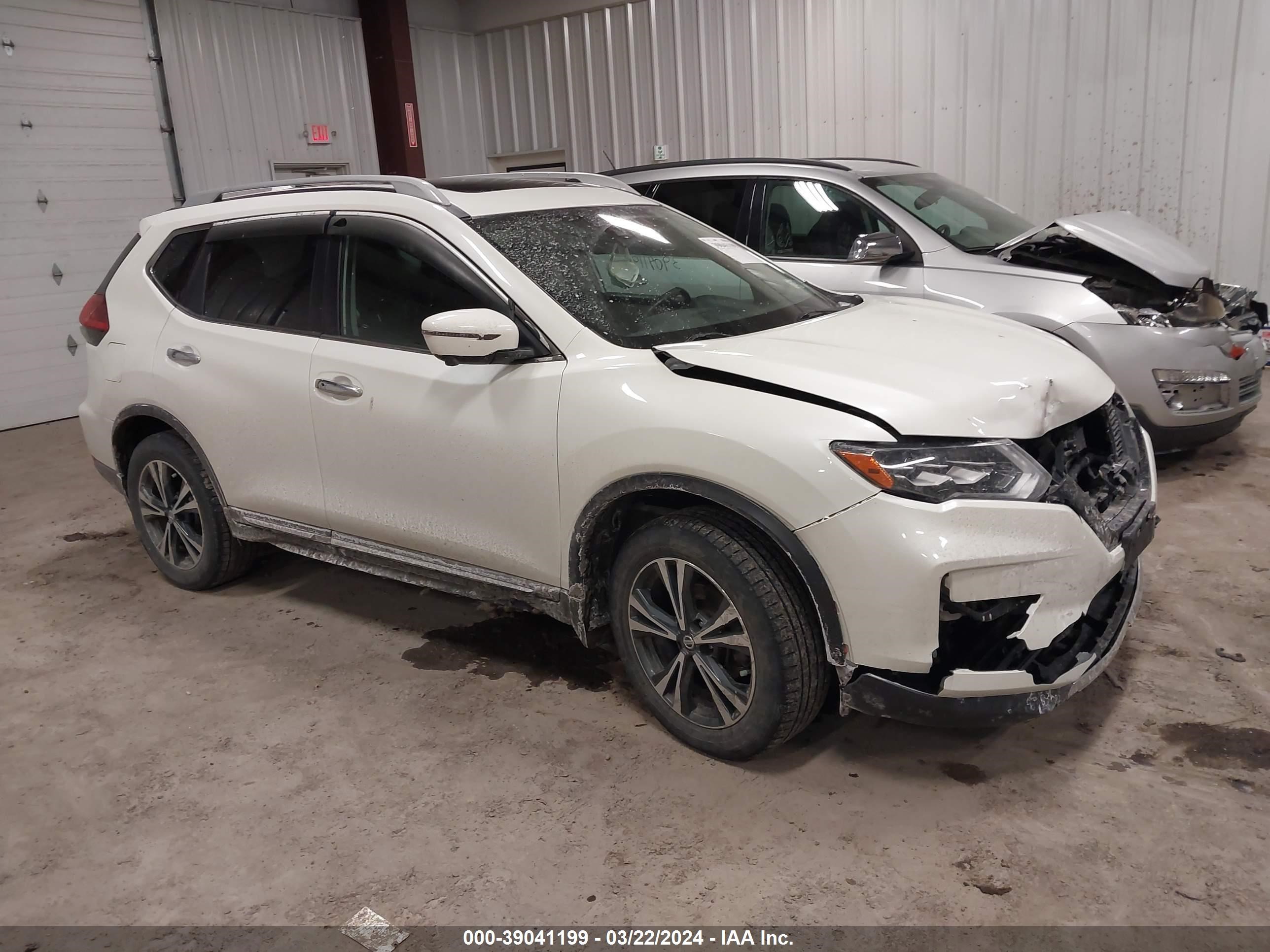 NISSAN ROGUE 2017 5n1at2mv4hc781477