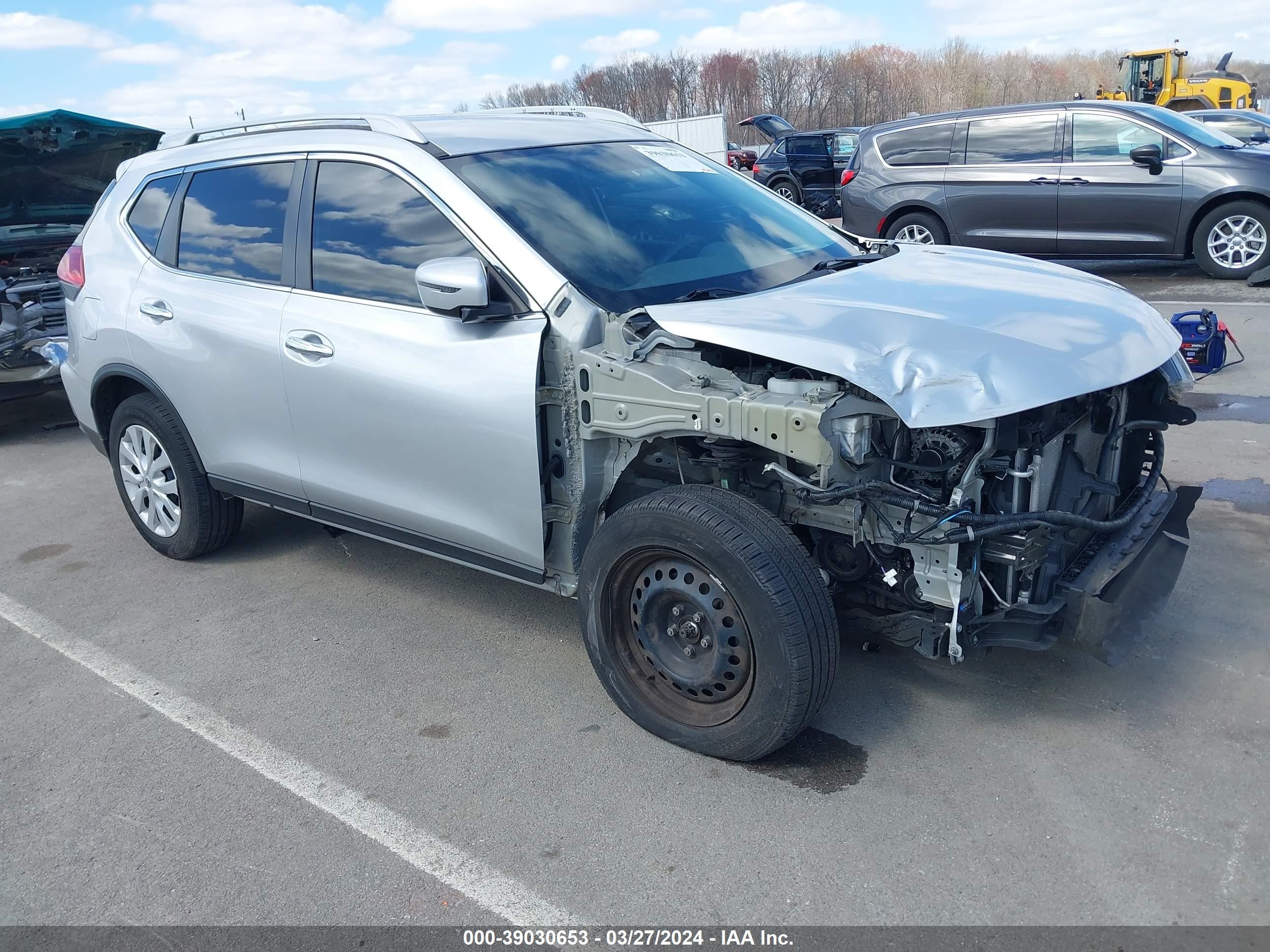 NISSAN ROGUE 2017 5n1at2mv4hc813019