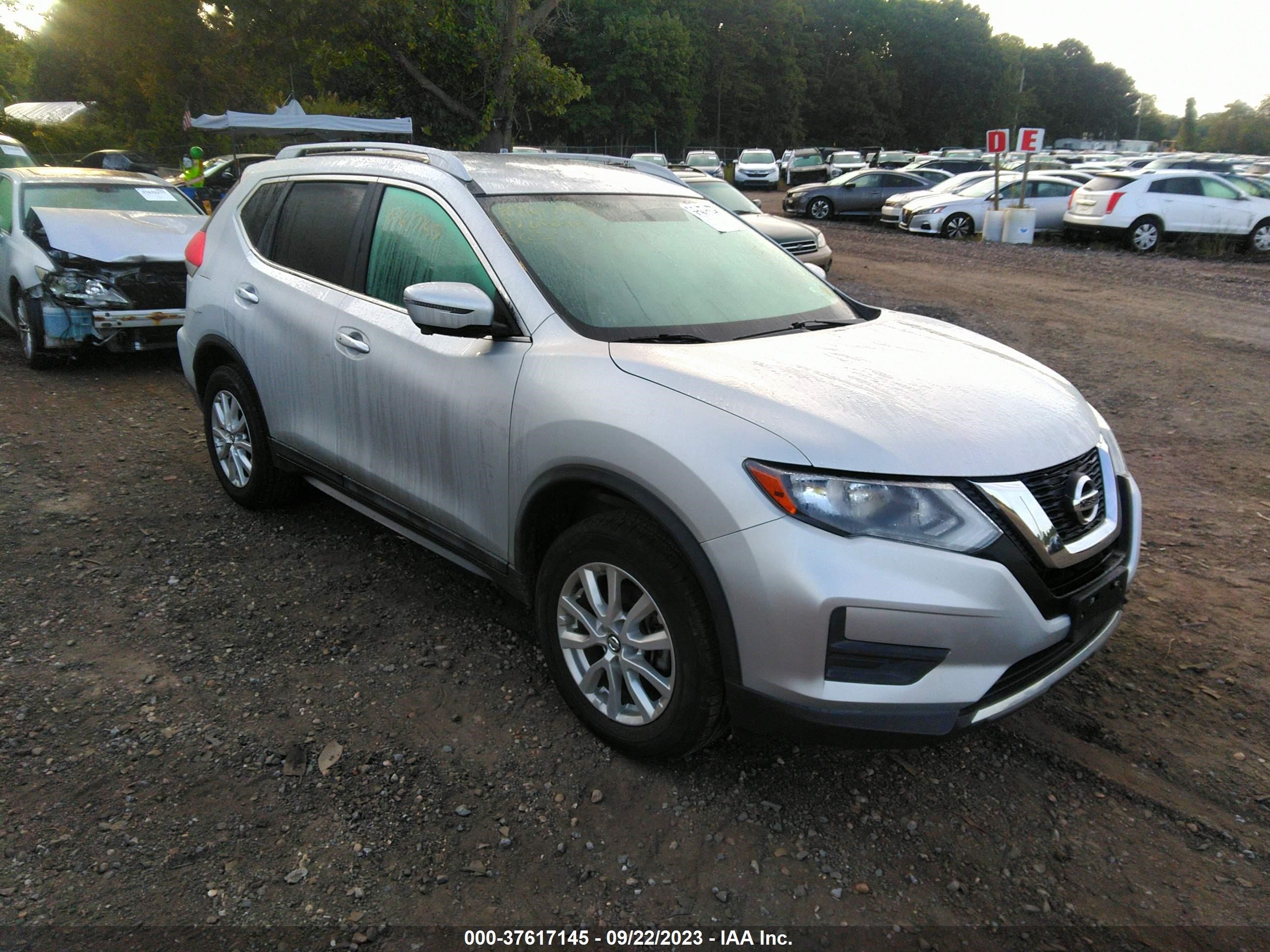 NISSAN ROGUE 2017 5n1at2mv4hc823422