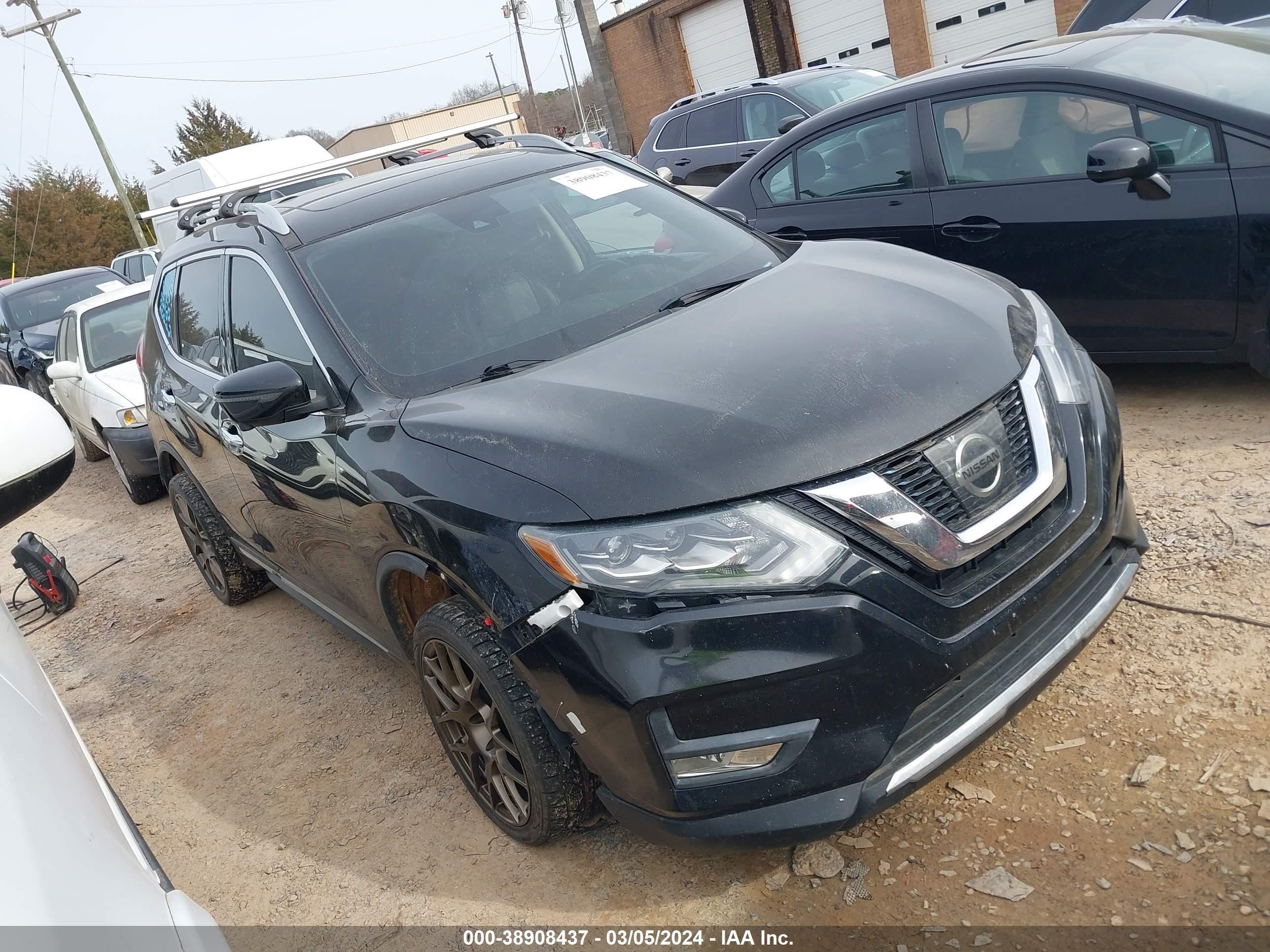 NISSAN ROGUE 2017 5n1at2mv5hc846644