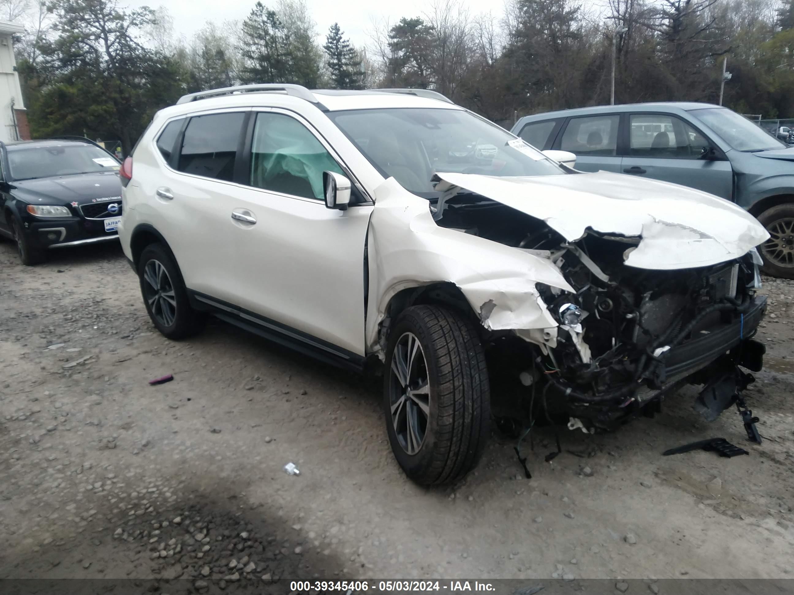 NISSAN ROGUE 2017 5n1at2mv5hc884584