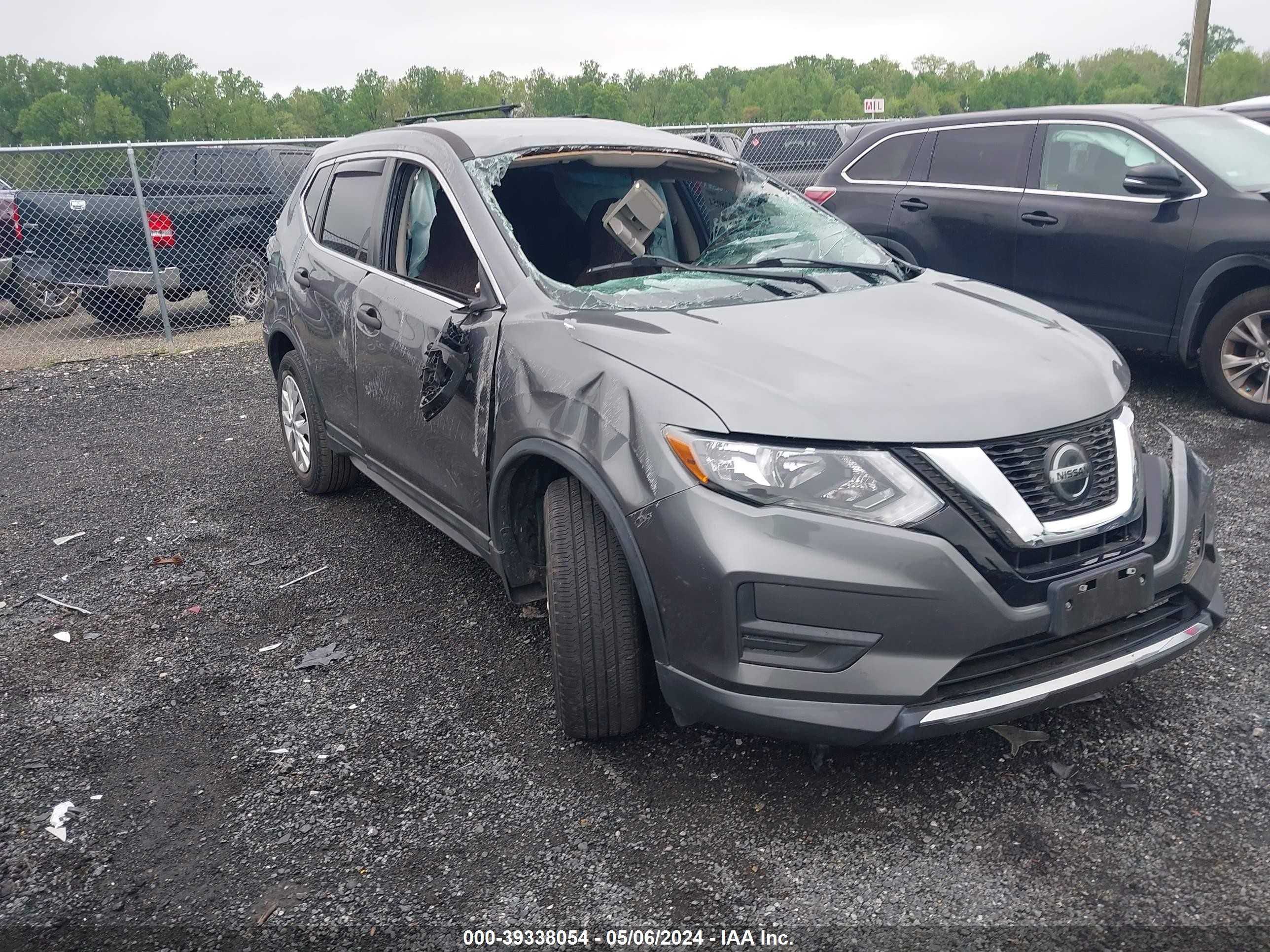 NISSAN ROGUE 2018 5n1at2mv5jc756254