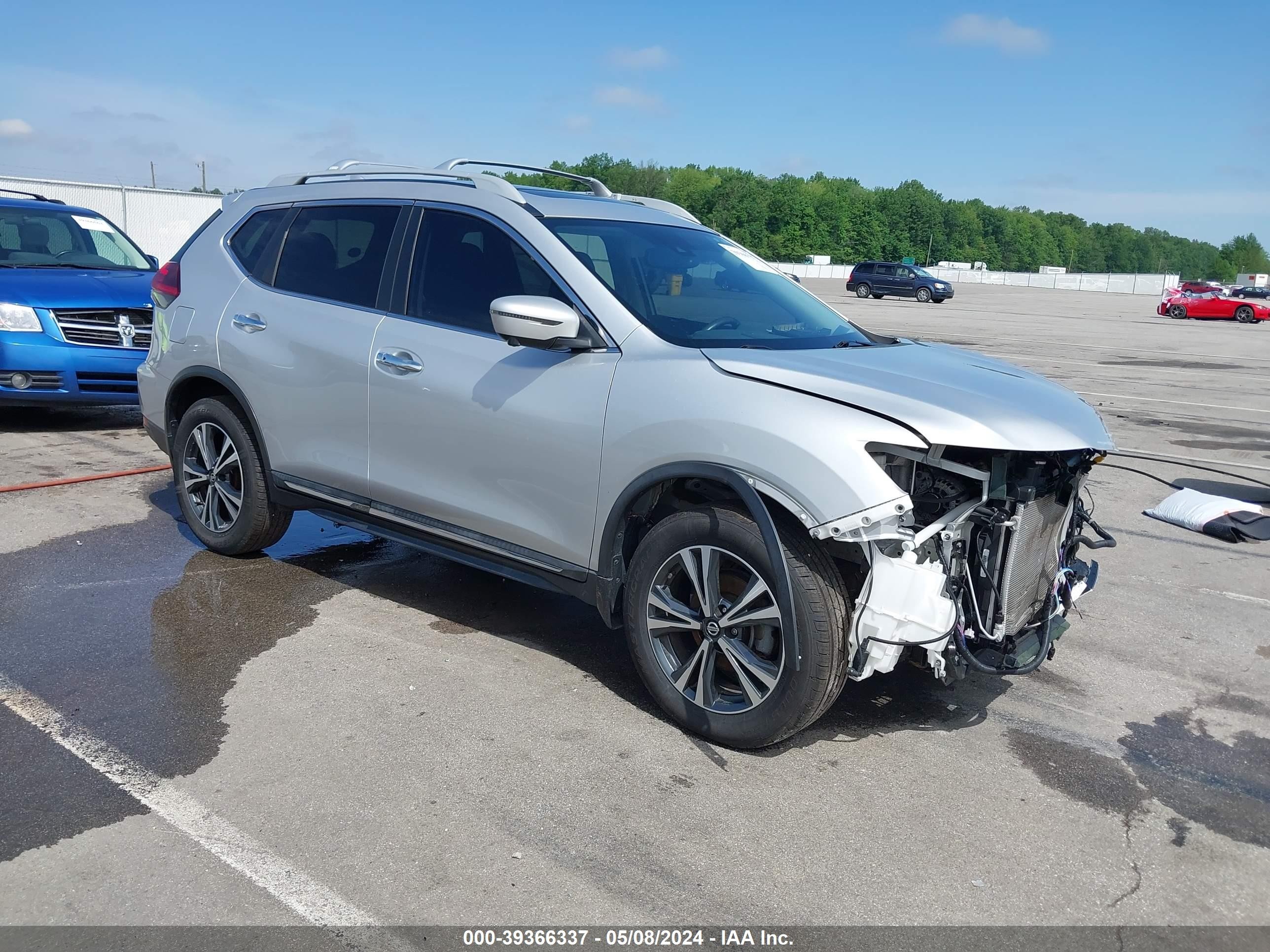 NISSAN ROGUE 2018 5n1at2mv5jc810877